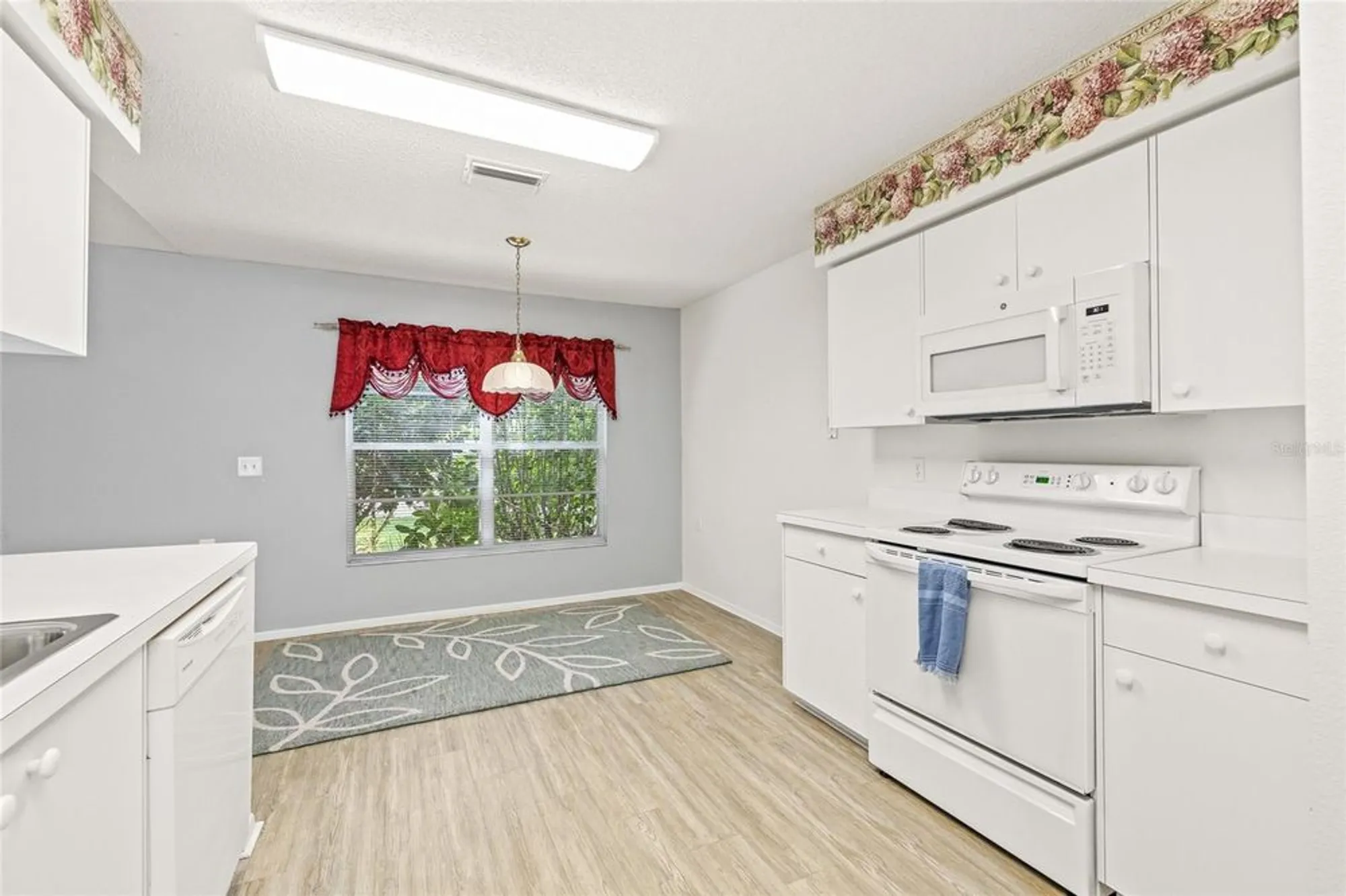 Property Slideshow image 21 of 49 | 7343 willow brook dr, Spring Hill, FL, 34606