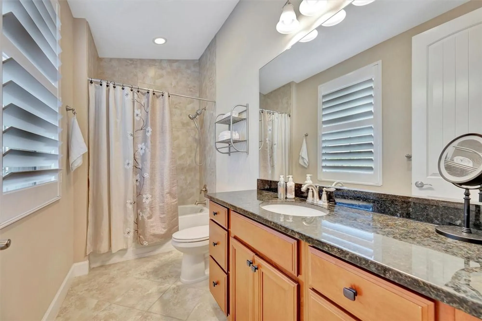 Property Slideshow image 53 of 96 | 246 sapphire lake dr 201, Bradenton, FL, 34209