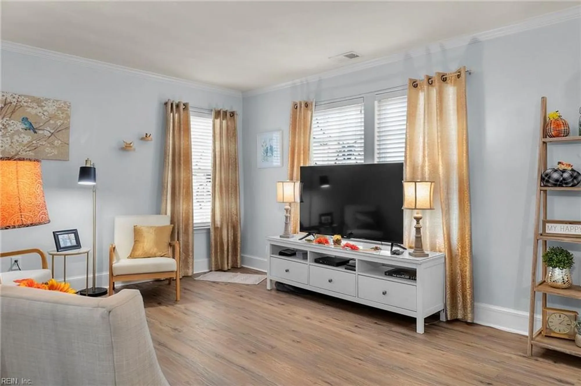 Property Slideshow image 4 of 45 | 805 calvert ct, Chesapeake, VA, 23320