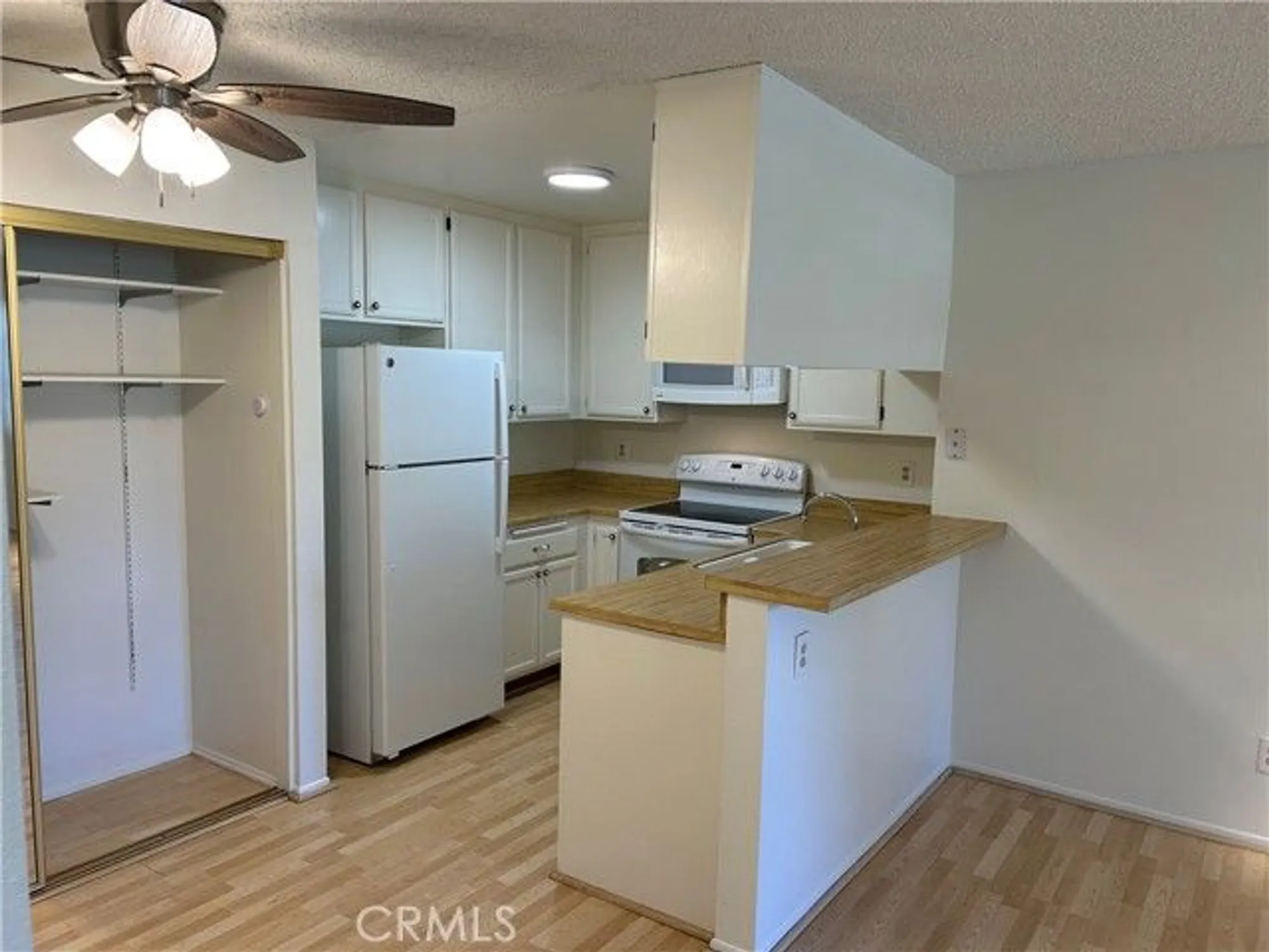 Property Slideshow image 27 of 47 | 18232 parkview ln 103, Huntington Beach, CA, 92648