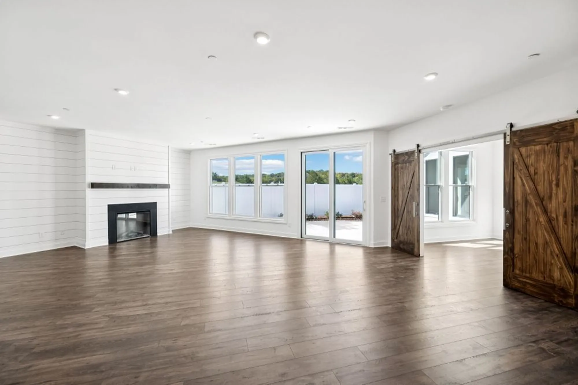 Property Slideshow image 13 of 53 | 520 restoration dr, Smyrna, TN, 37167