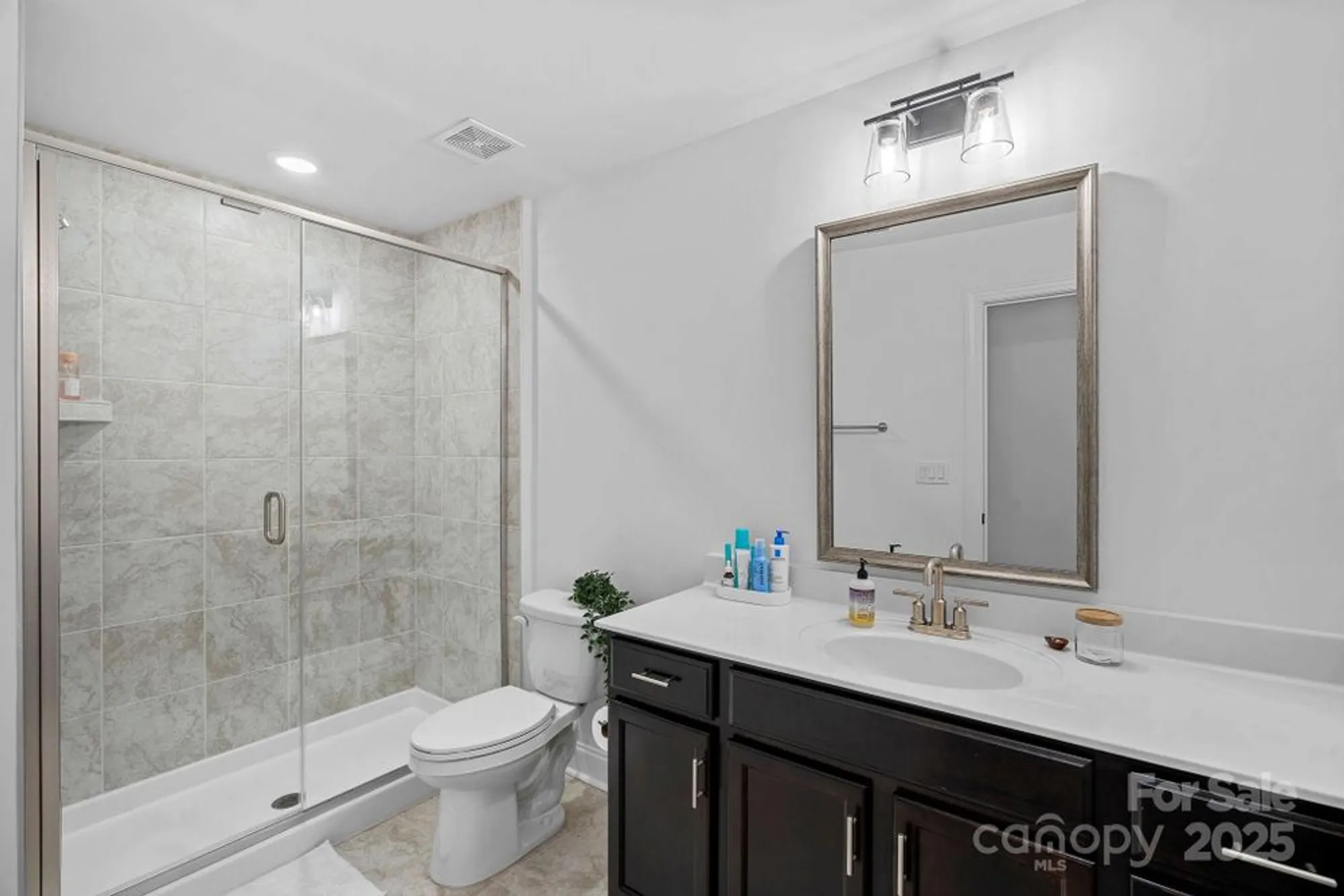 Property Slideshow image 33 of 39 | 218 alenda lux cir, Mooresville, NC, 28115