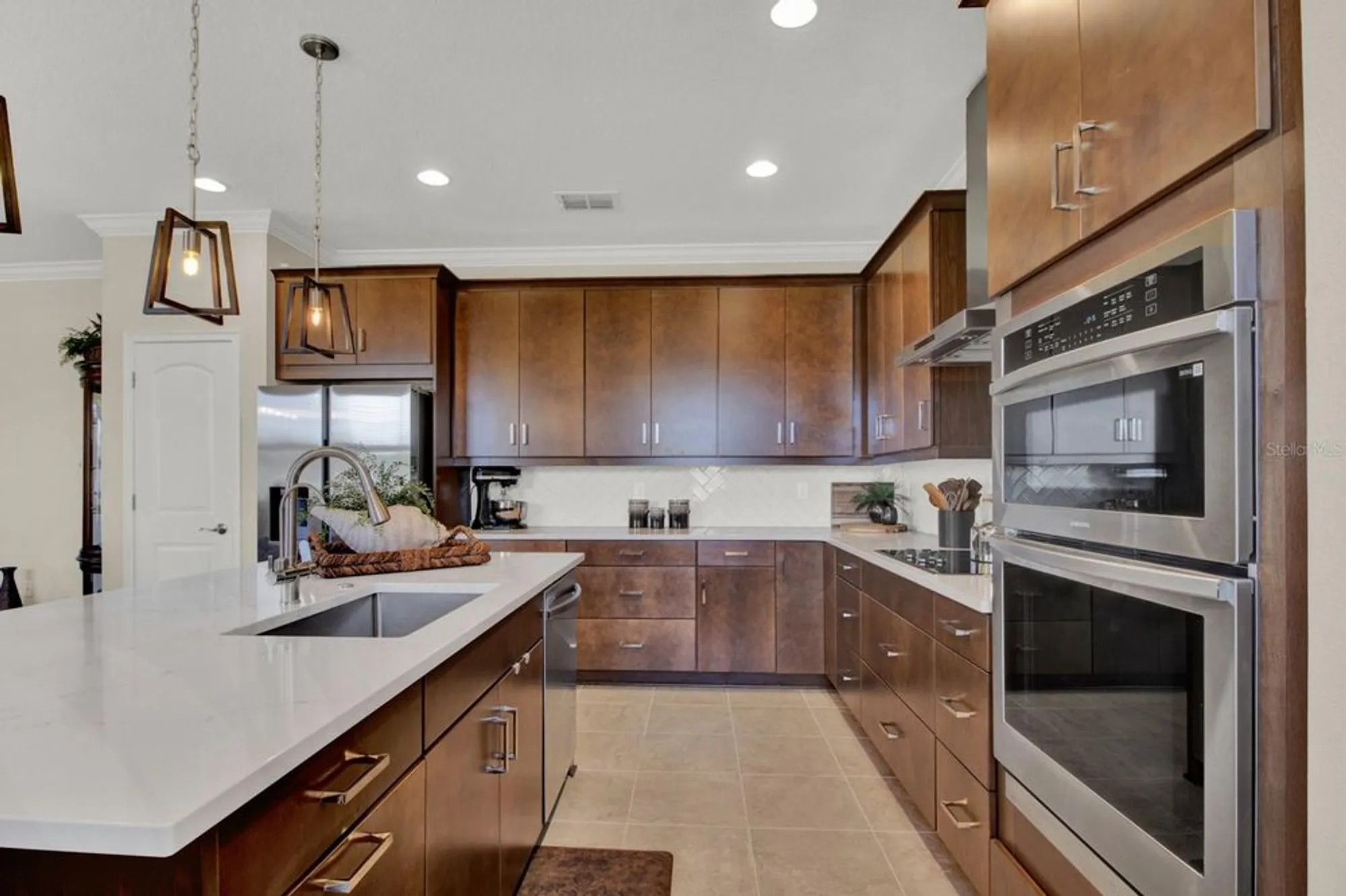 Property Slideshow image 4 of 40 | 7529 castlewood ct, Harmony, FL, 34773