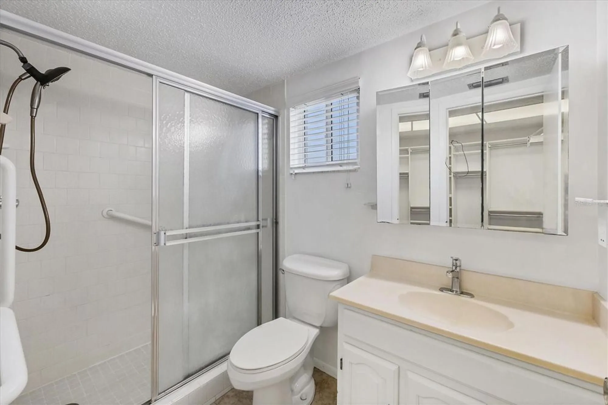 Property Slideshow image 19 of 58 | 3521 lake bayshore dr # 101 j, Bradenton, FL, 34205
