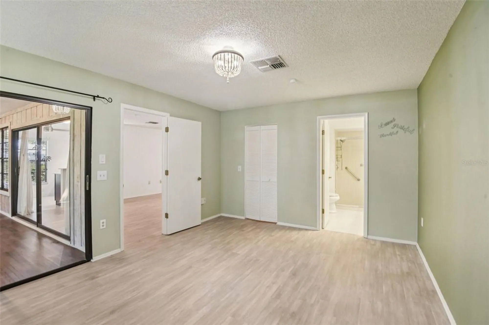 Property Slideshow image 14 of 31 | 2129 point o woods ct, Spring Hill, FL, 34606