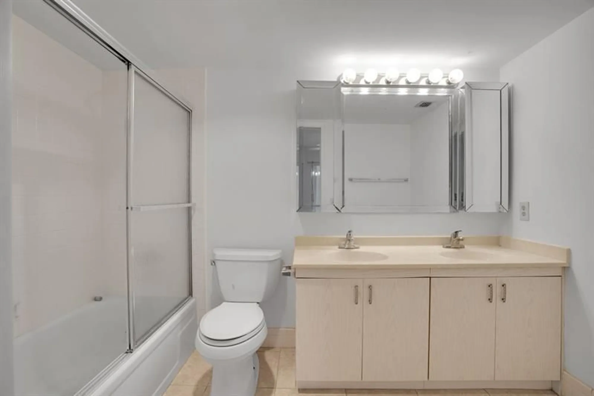 Property Slideshow image 26 of 31 | 2006 granada dr n2, Coconut Creek, FL, 33066