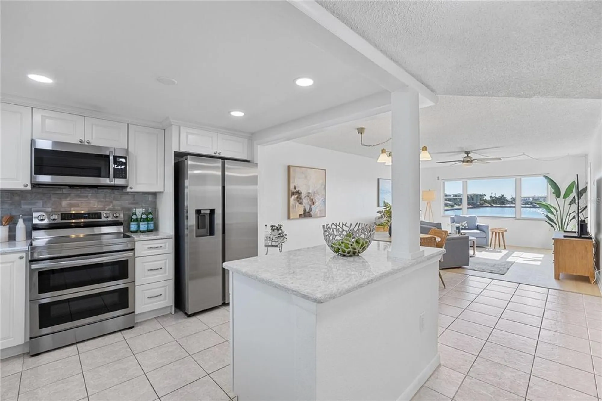 Property Slideshow image 5 of 39 | 4775 cove cir apt 203, St Petersburg, FL, 33708