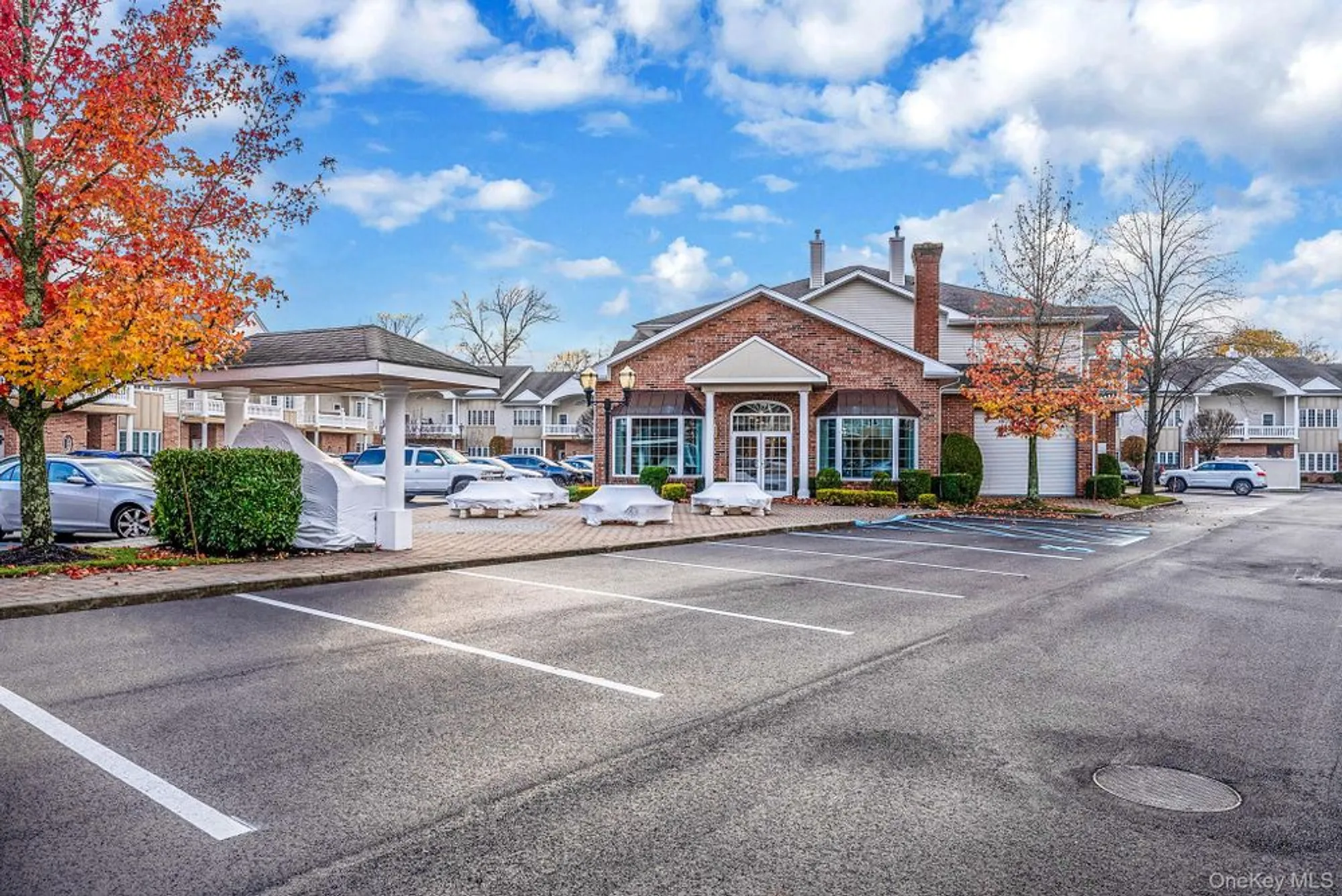 Property Slideshow image 3 of 16 | 66 sarah ct, Amityville, NY, 11701