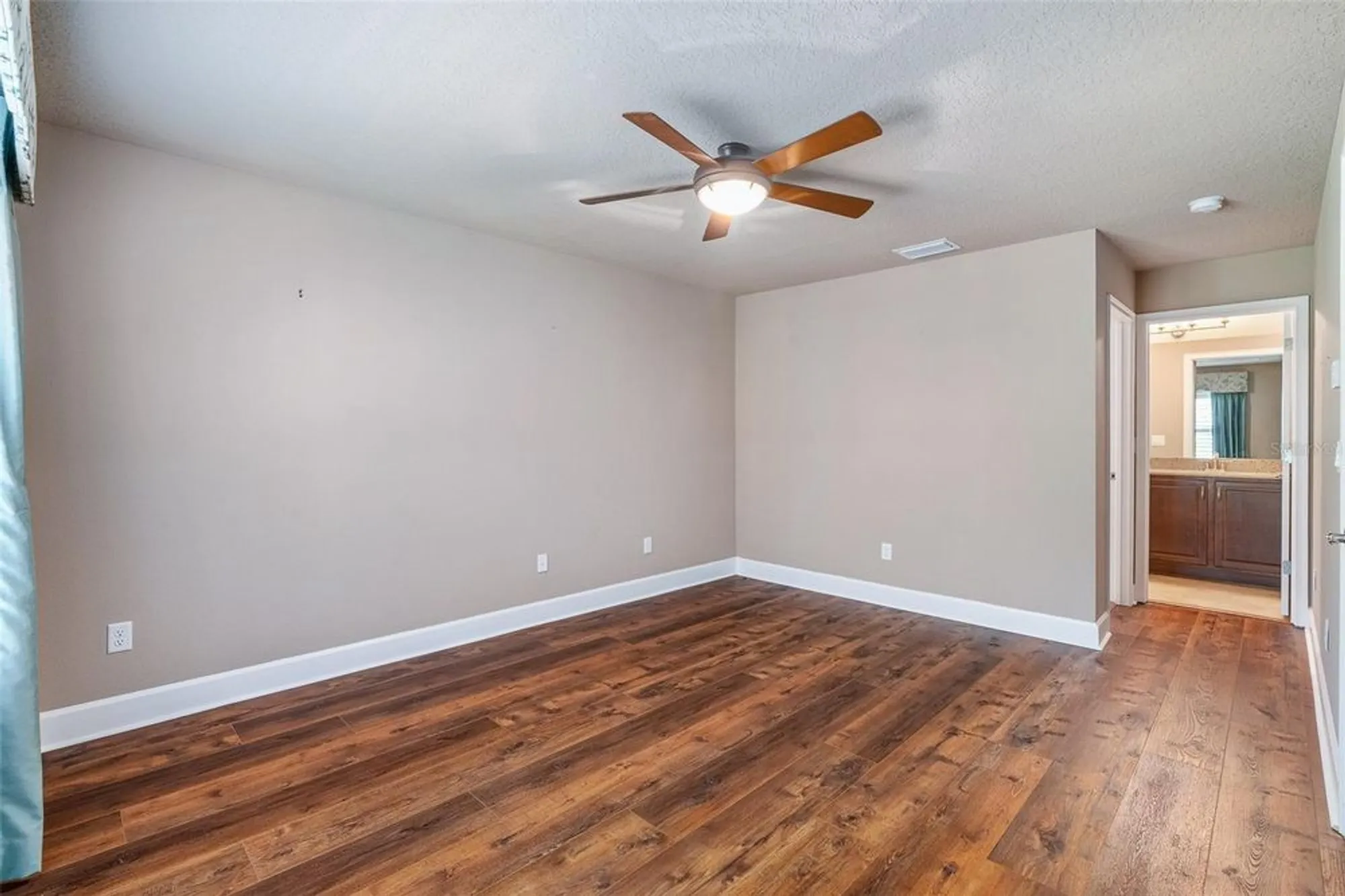 Property Slideshow image 40 of 62 | 829 pinewood dr, Ormond Beach, FL, 32174