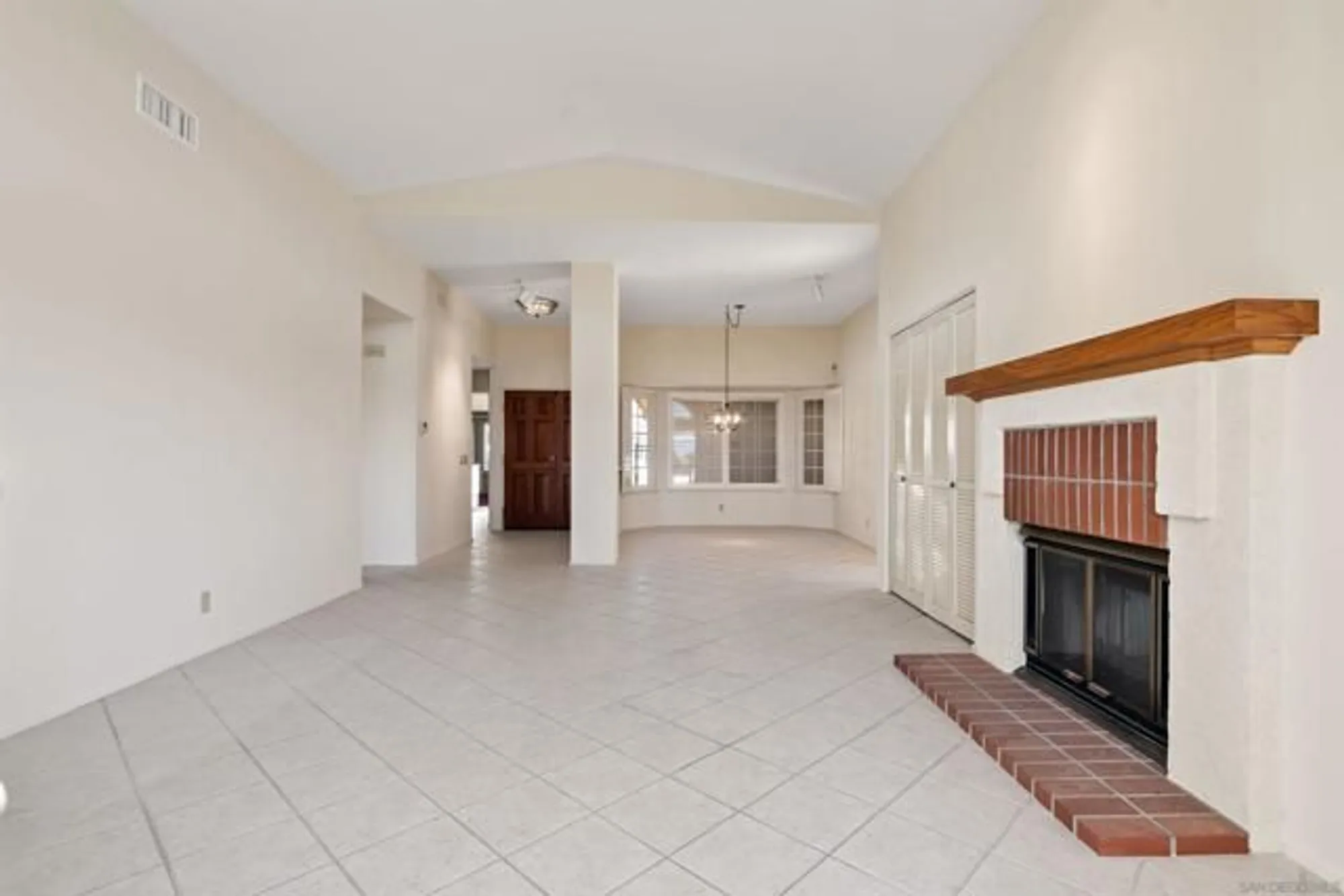 Property Slideshow image 11 of 51 | 18113 calle estepona, San Diego, CA, 92128