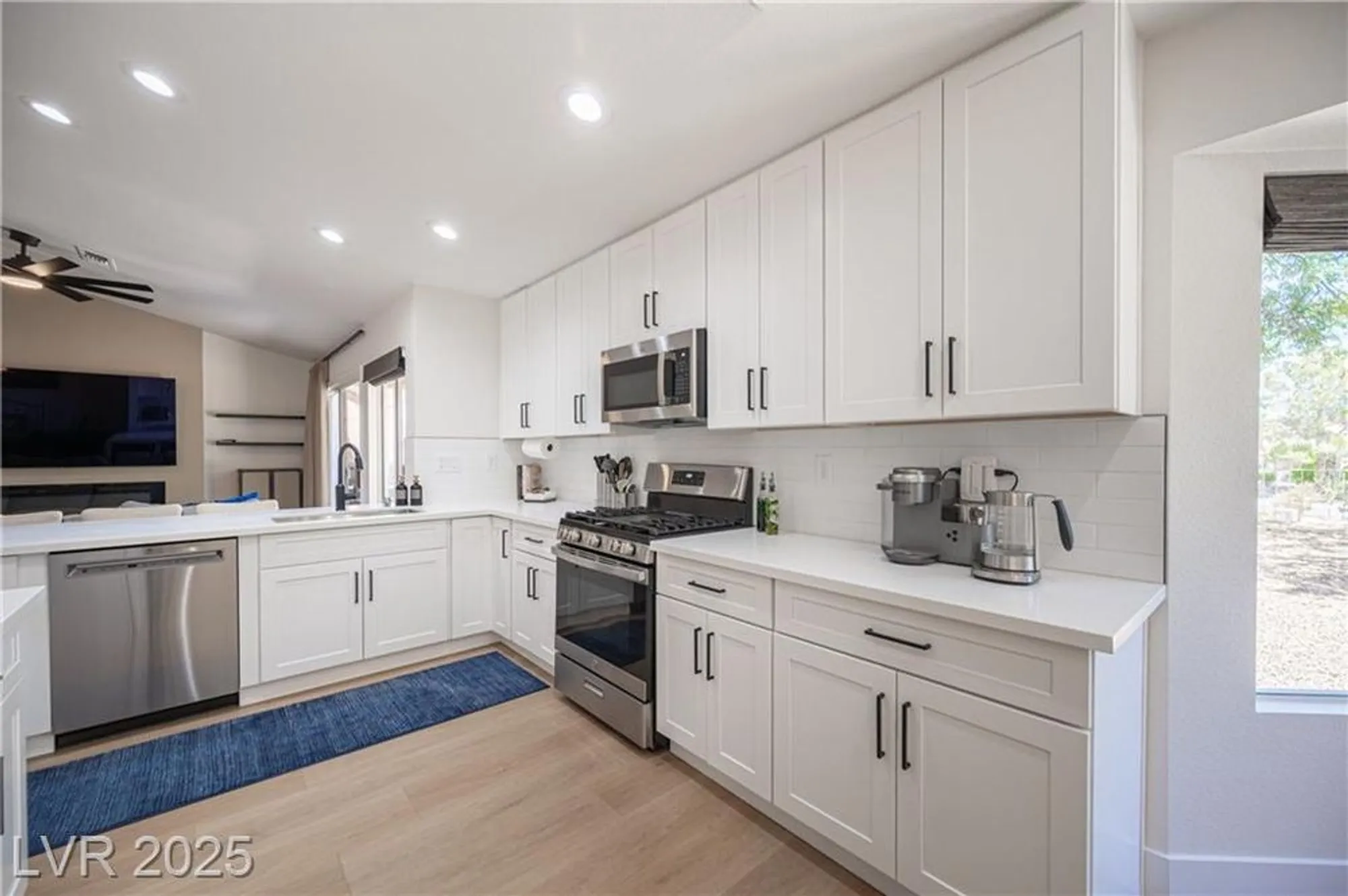 Property Slideshow image 28 of 72 | 2548 tumble brook dr, Las Vegas, NV, 89134