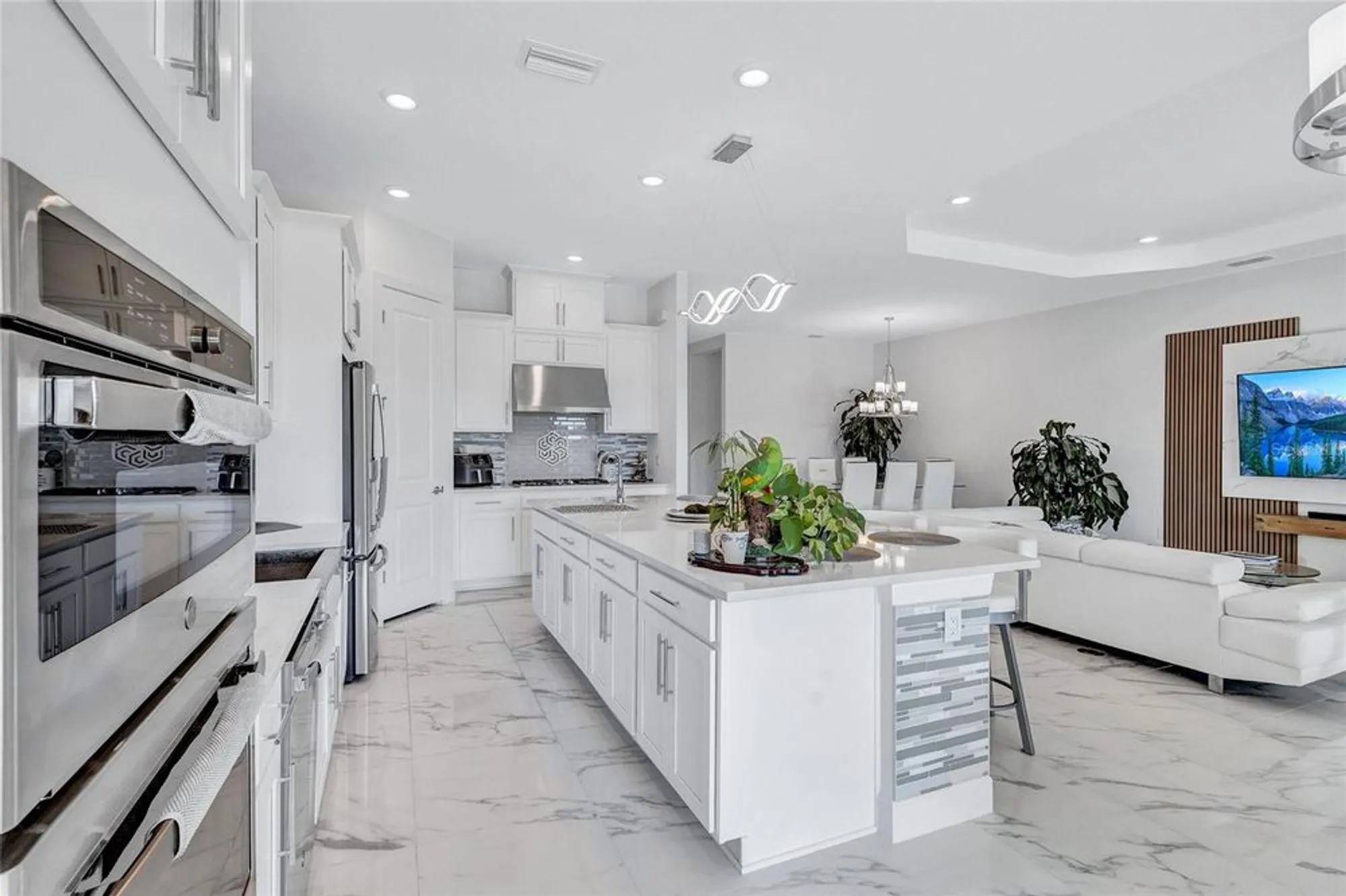 Property Slideshow image 19 of 56 | 6203 grandview hill ct, Bradenton, FL, 34203