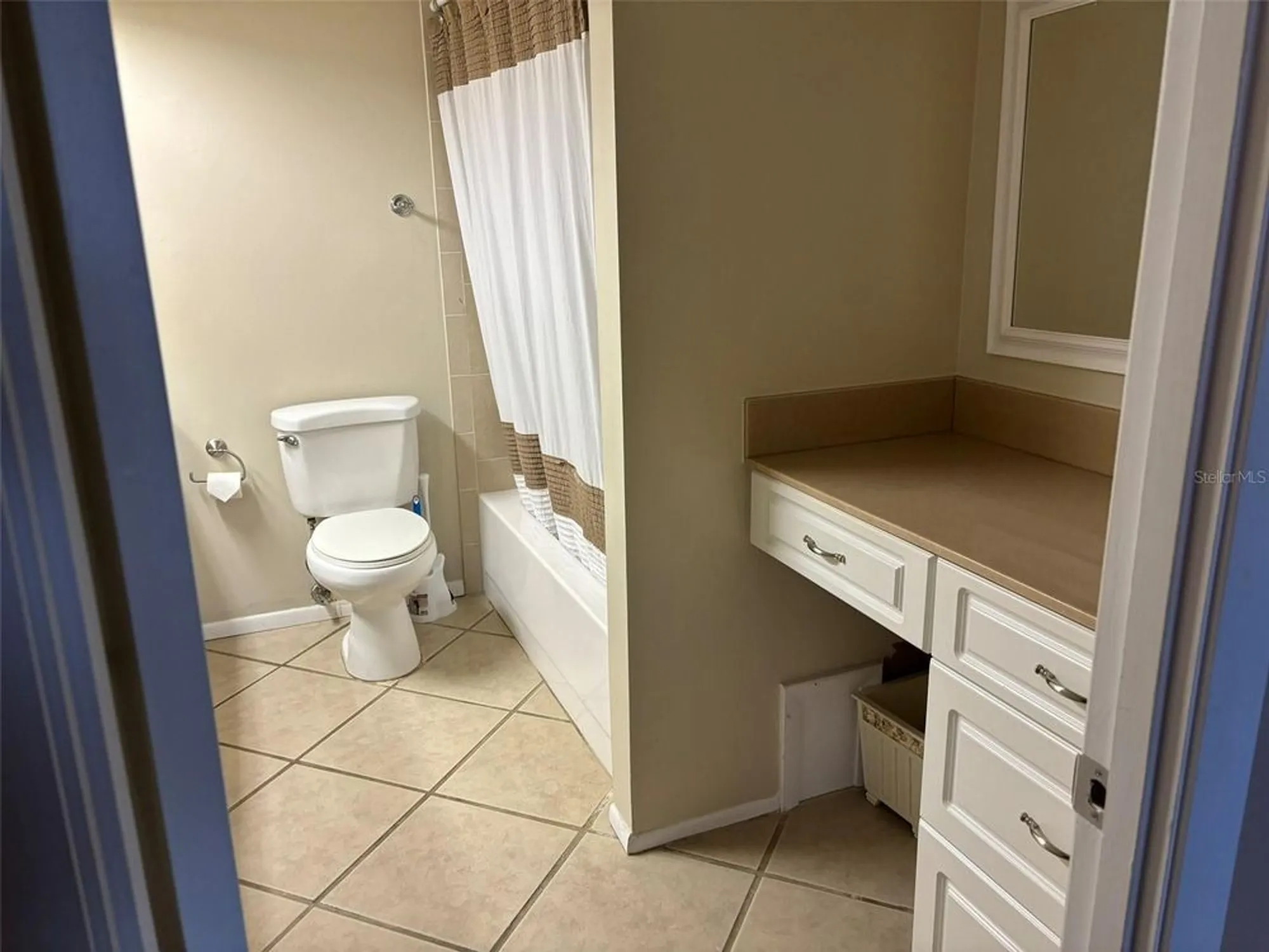 Property Slideshow image 6 of 19 | 1325 s portofino dr 309, Sarasota, FL, 34242