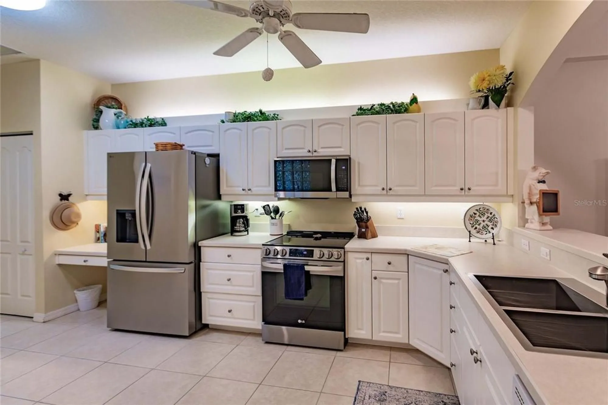 Property Slideshow image 6 of 40 | 921 tartan dr 31, Venice, FL, 34293