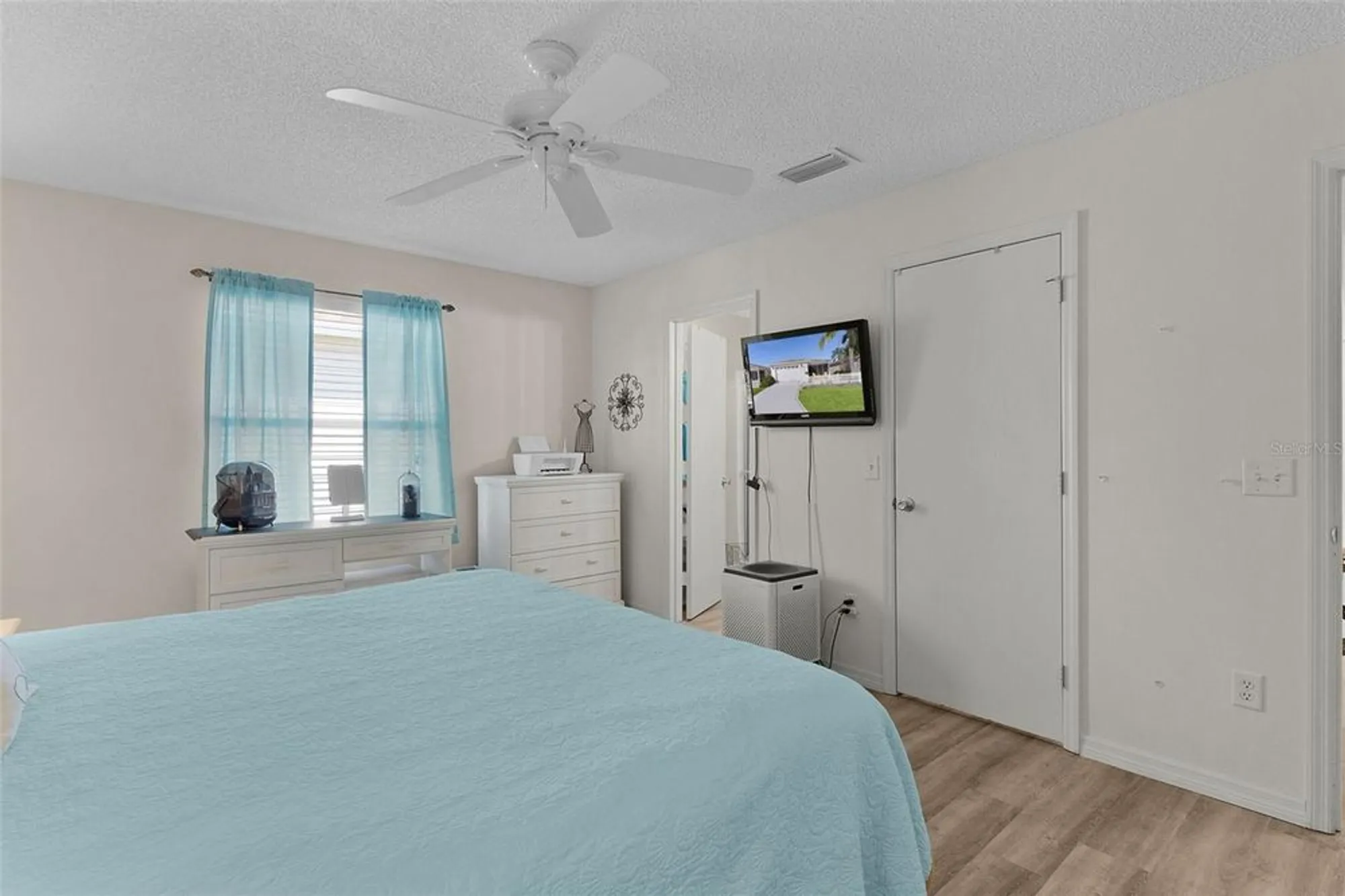 Property Slideshow image 23 of 44 | 2063 thornton ter, The Villages, FL, 32162