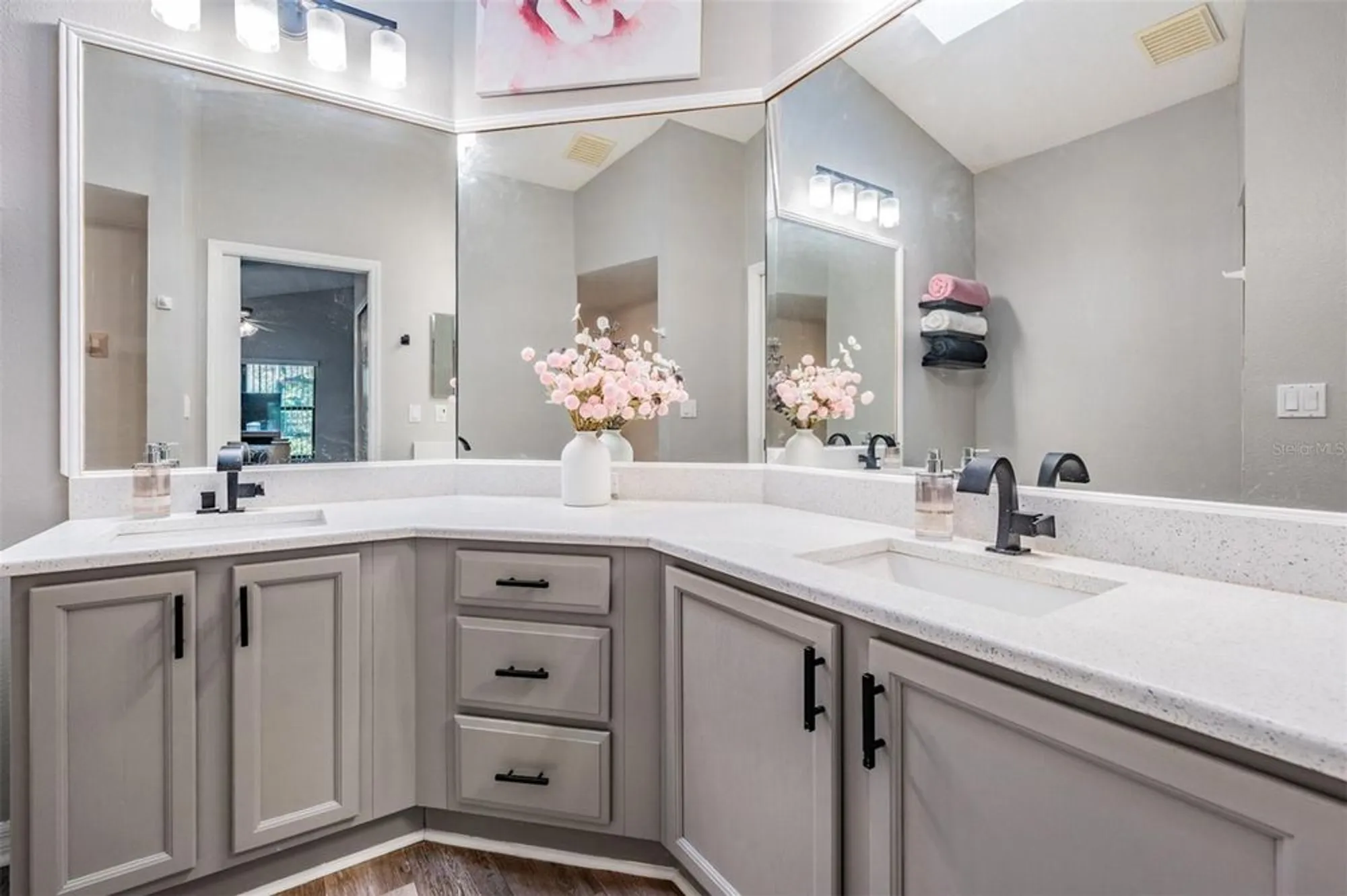 Property Slideshow image 23 of 57 | 525 bent oak ct, Spring Hill, FL, 34609