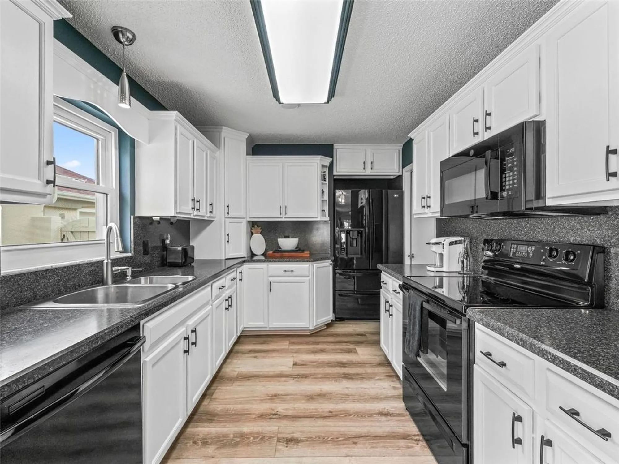 Property Slideshow image 16 of 80 | 1314 lajolla cir, The Villages, FL, 32159