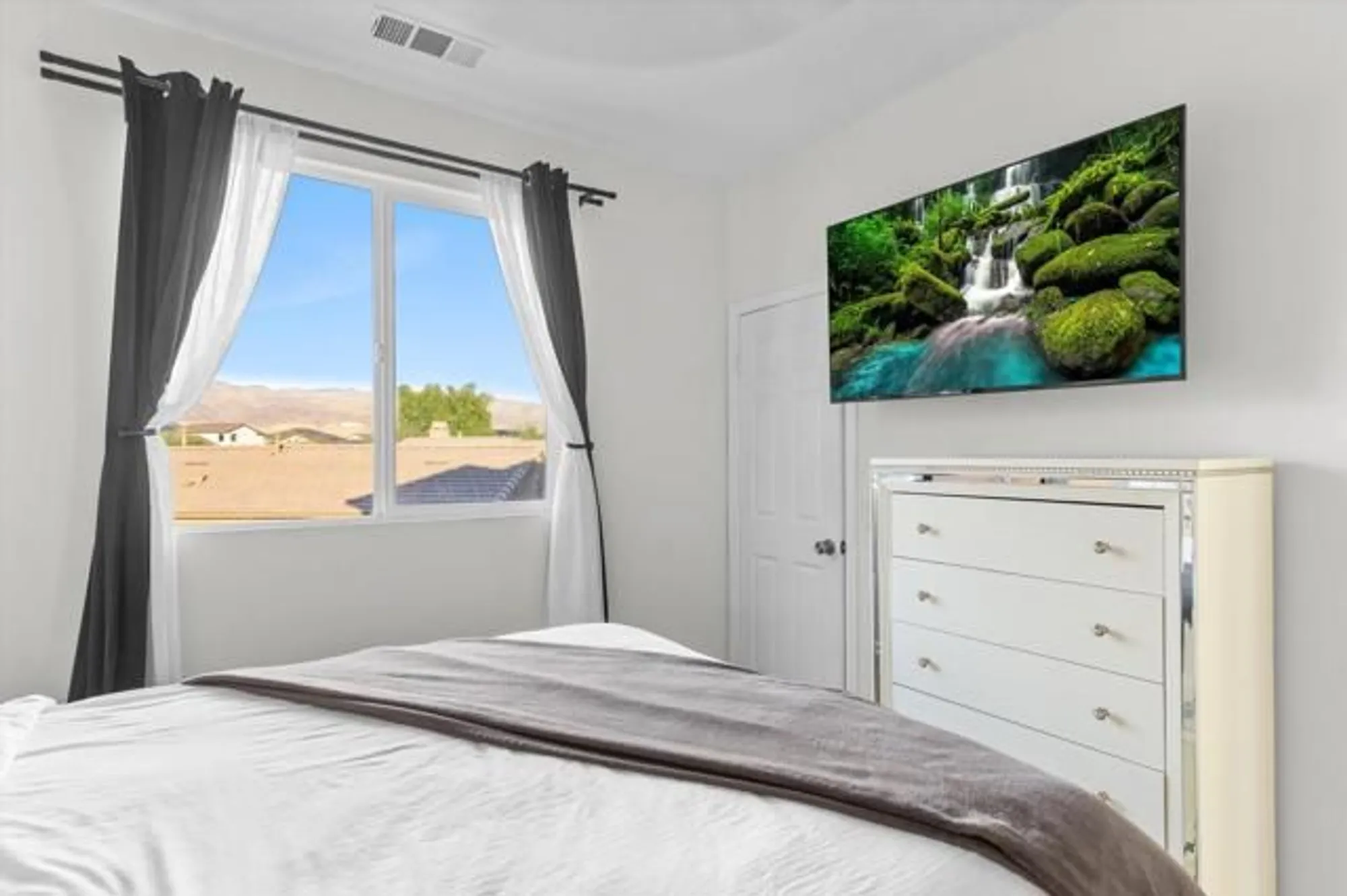 Property Slideshow image 17 of 29 | 84020 colibri ct, Indio, CA, 92203