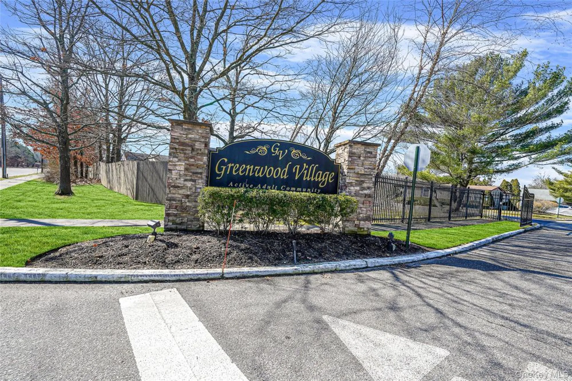 Property Slideshow image 27 of 29 | 91 village cir, Manorville, NY, 11949