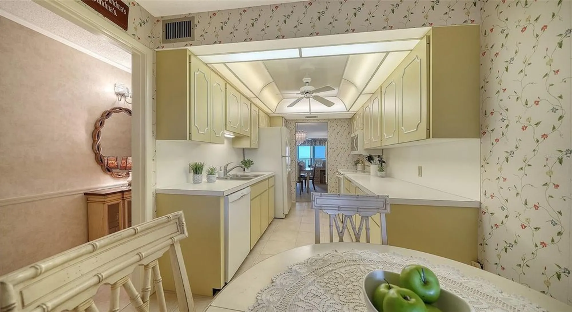 Property Slideshow image 21 of 56 | 19 whispering sands dr 802, Sarasota, FL, 34242