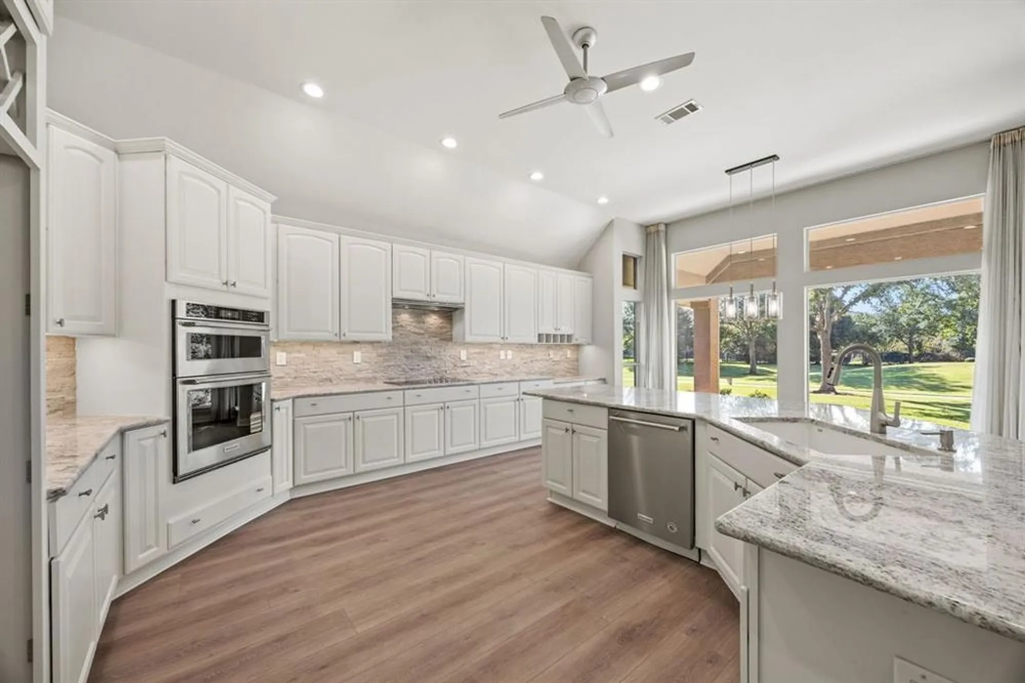 Property Slideshow image 10 of 30 | 10409 countryside dr, Denton, TX, 76207