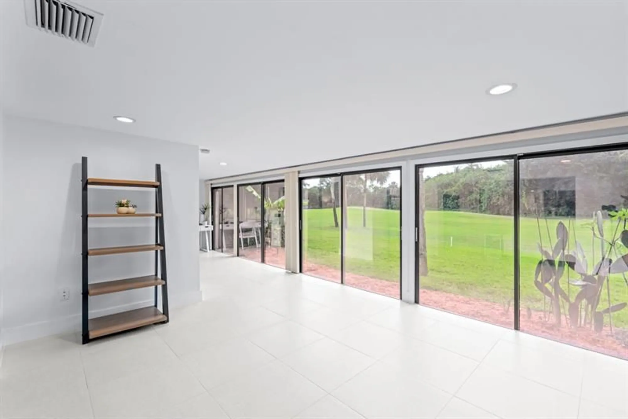 Property Slideshow image 27 of 48 | 8020 eastlake dr # 11a, Boca Raton, FL, 33433