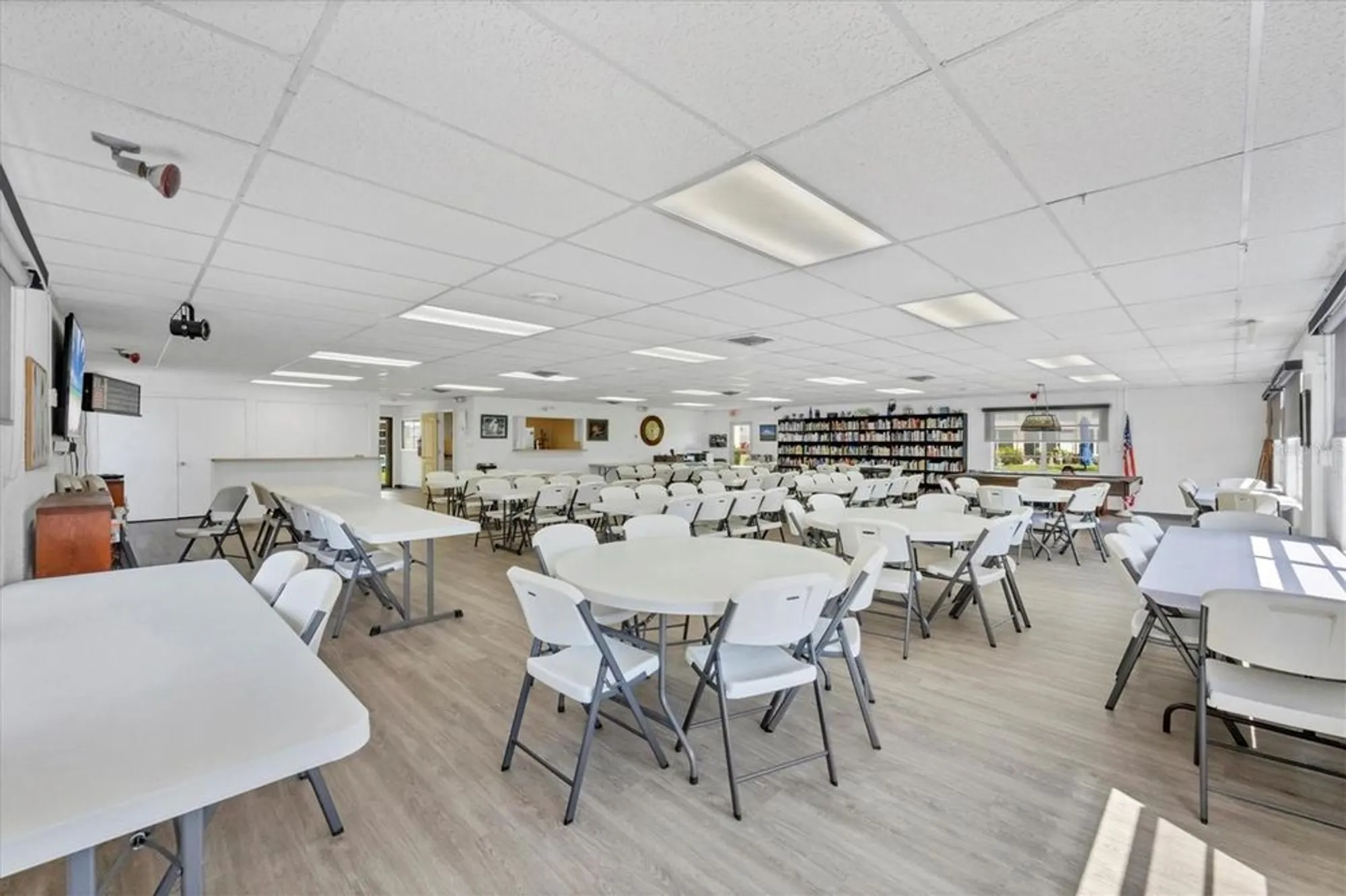 Property Slideshow image 41 of 58 | 3521 lake bayshore dr # 101 j, Bradenton, FL, 34205