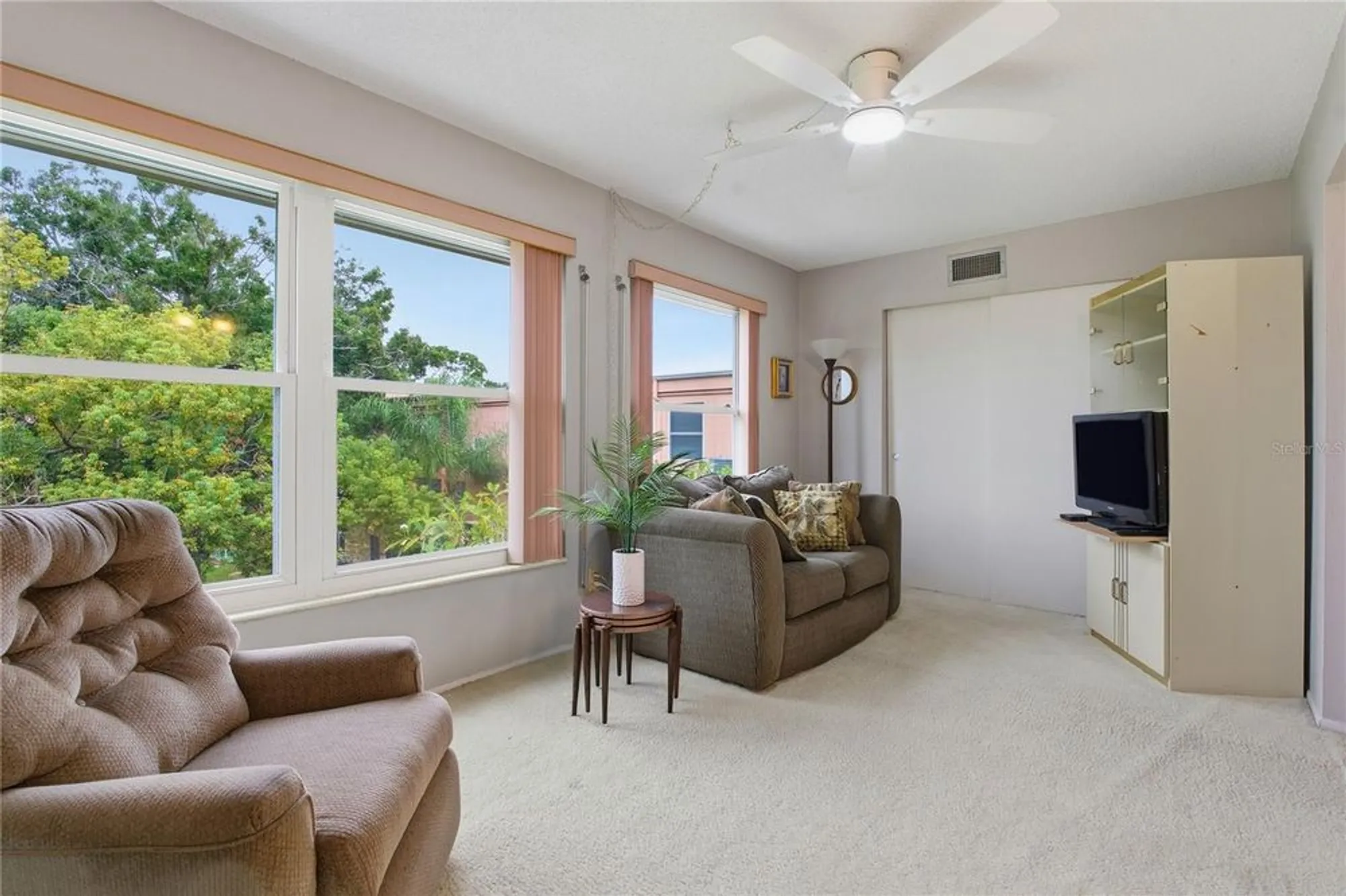 Property Slideshow image 17 of 39 | 2458 columbia dr 68, Clearwater, FL, 33763