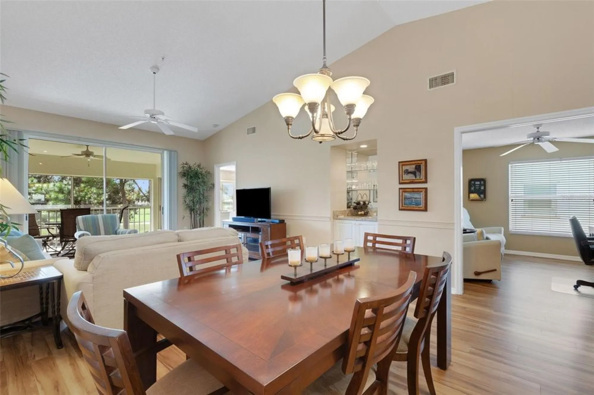 Property Slideshow image 25 of 58 | 6908 drewrys blf 712, Bradenton, FL, 34203