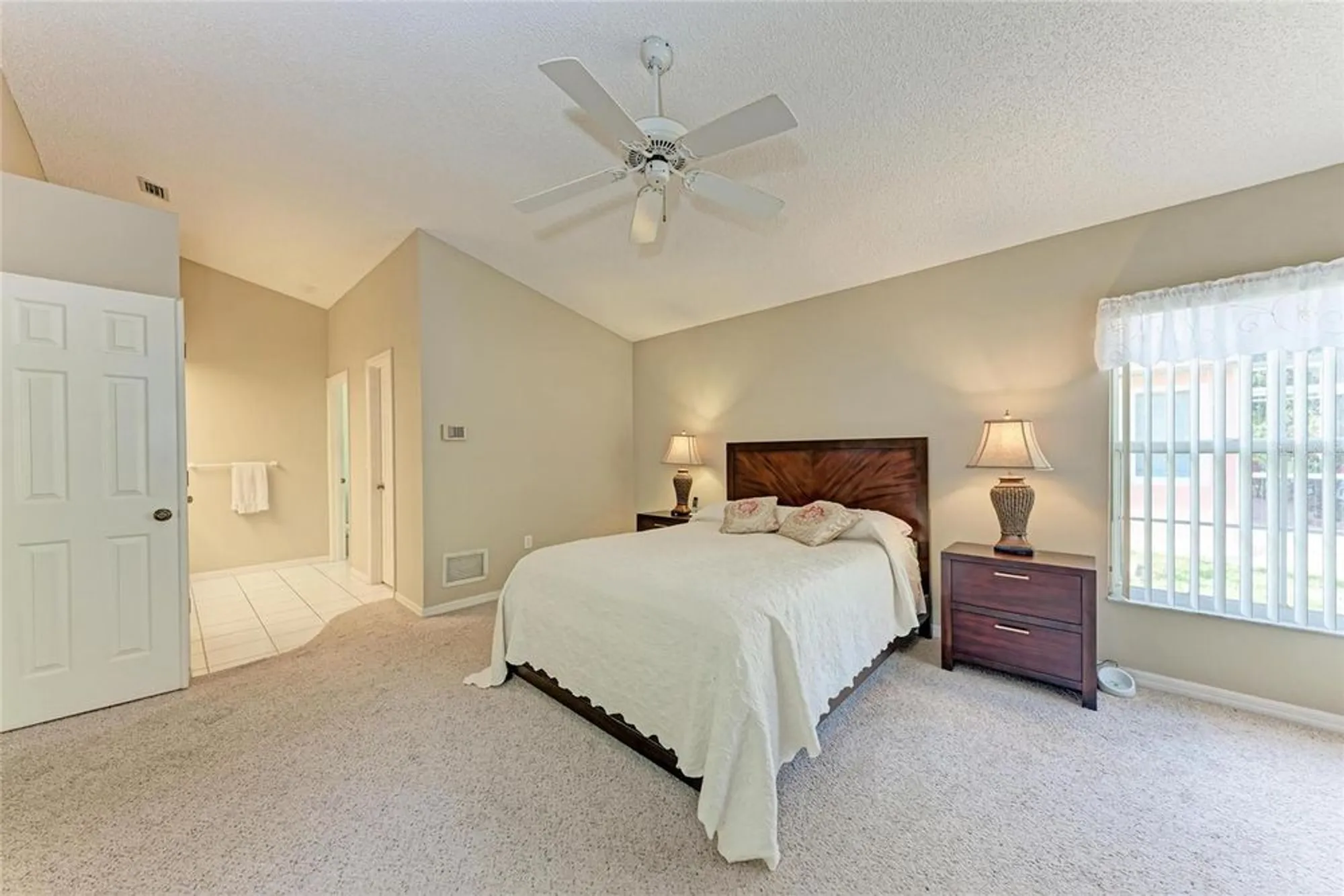 Property Slideshow image 27 of 43 | 5513 83rd ter, Sarasota, FL, 34243