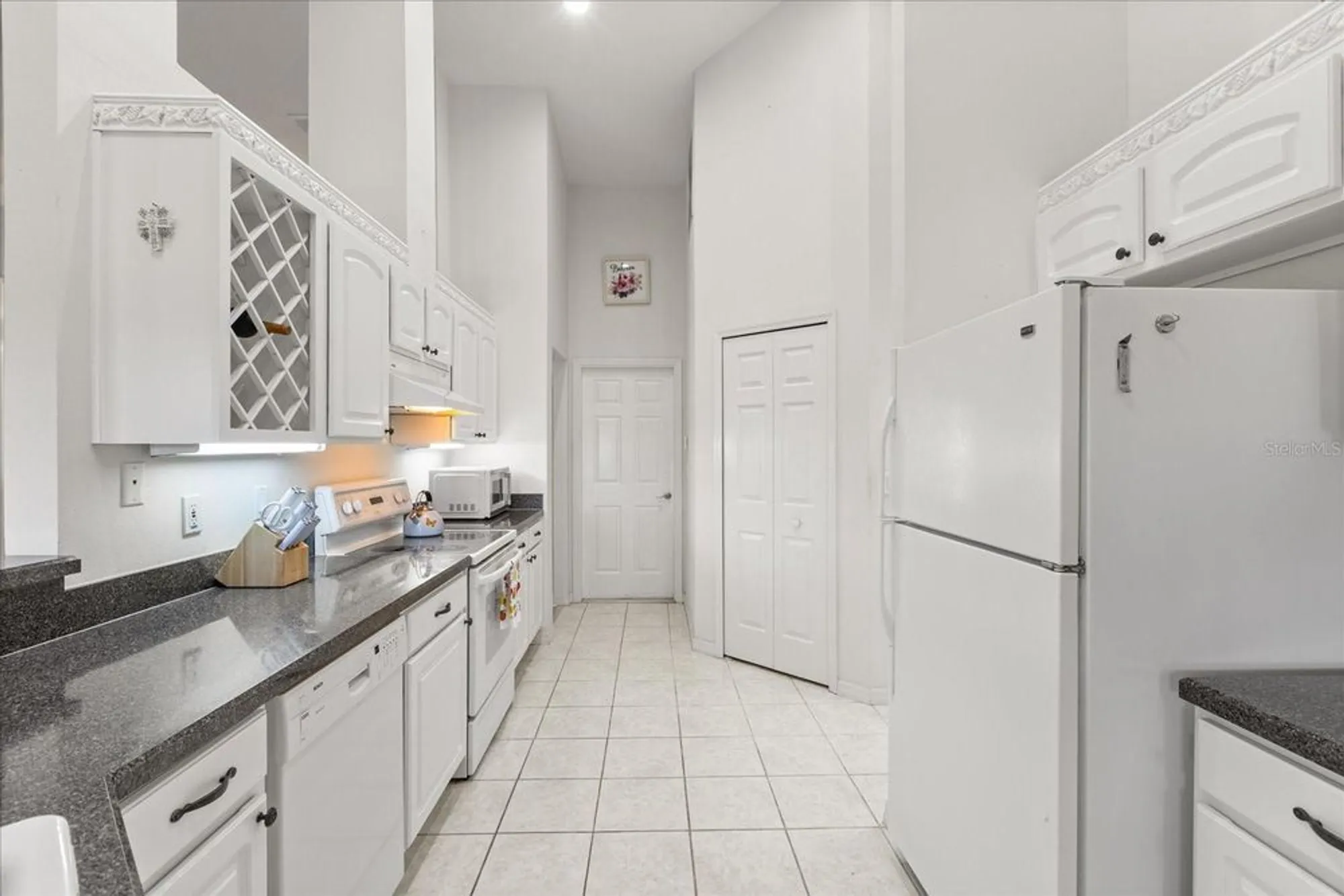 Property Slideshow image 20 of 52 | 5435 grove mnr, Lady Lake, FL, 32159