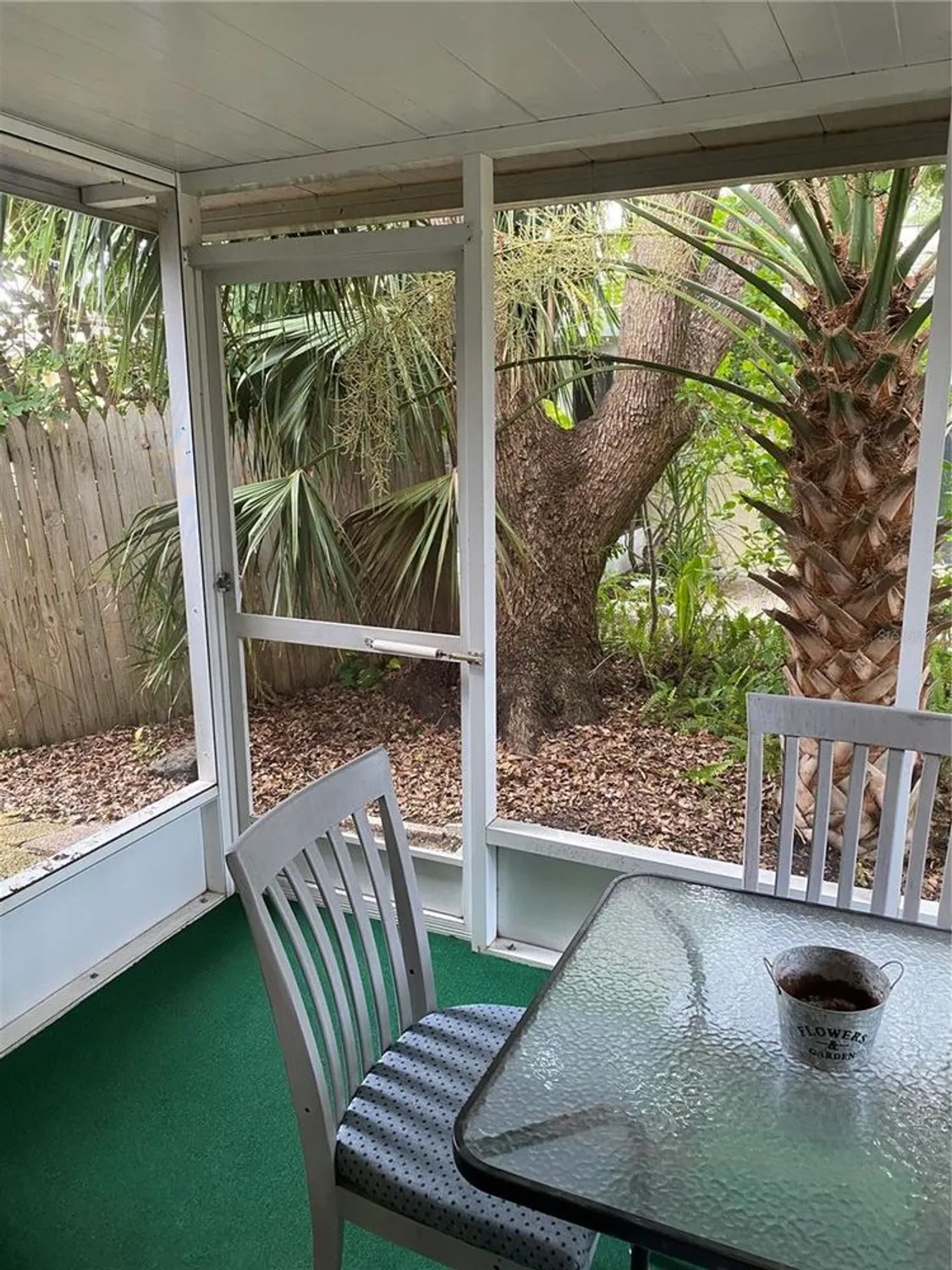 Property Slideshow image 26 of 38 | 832 cambridge ct, Dunedin, FL, 34698