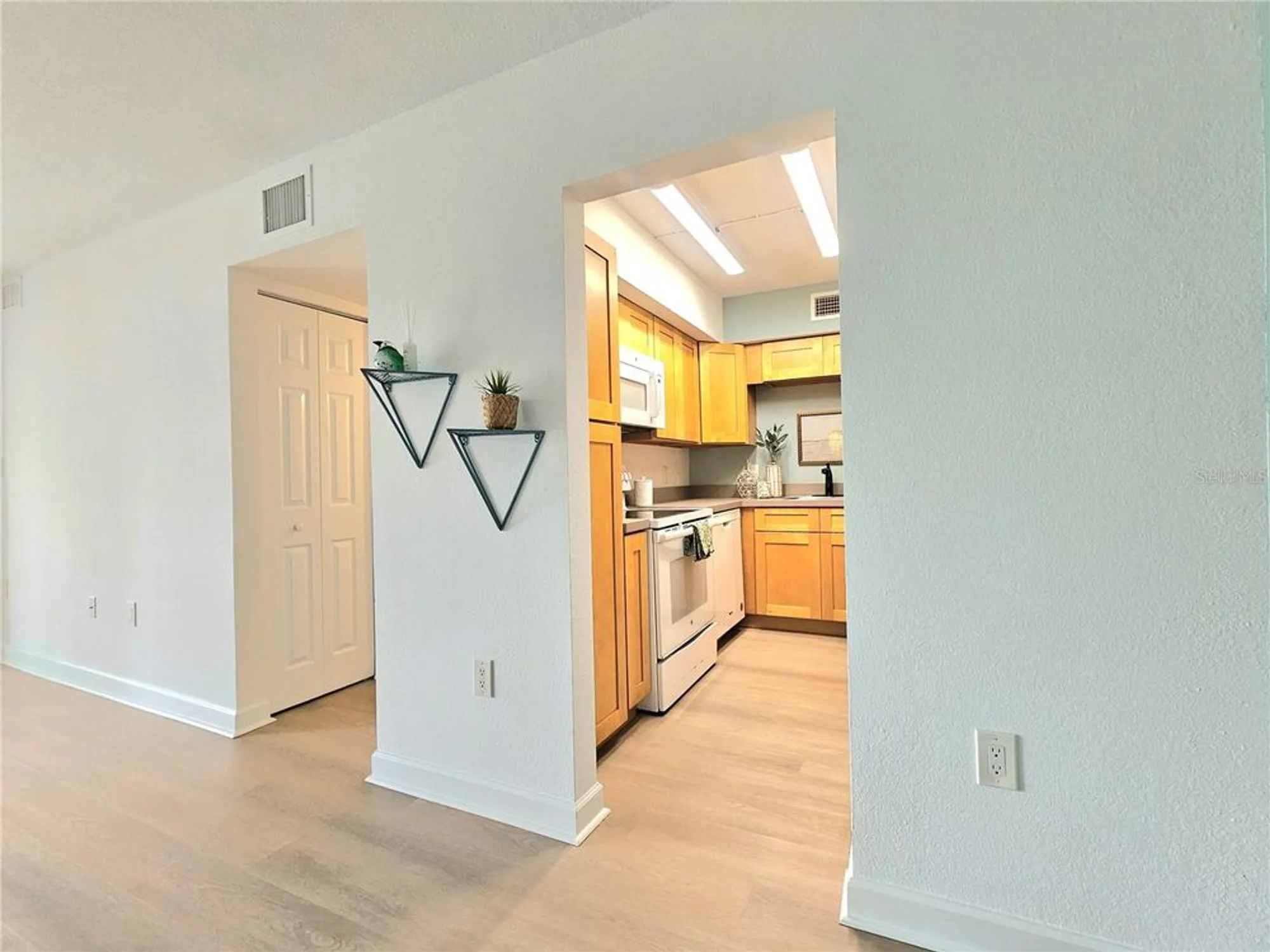 Property Slideshow image 5 of 23 | 21267 gertrude ave 114, Port Charlotte, FL, 33952