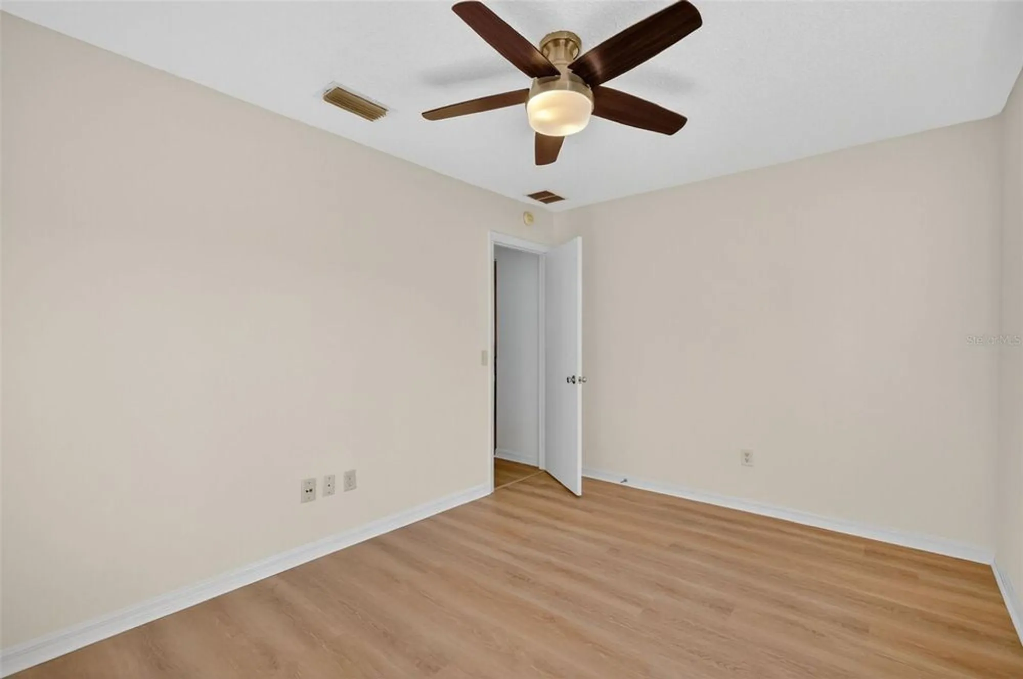 Property Slideshow image 26 of 39 | 17076 se 96th chapelwood cir, The Villages, FL, 32162