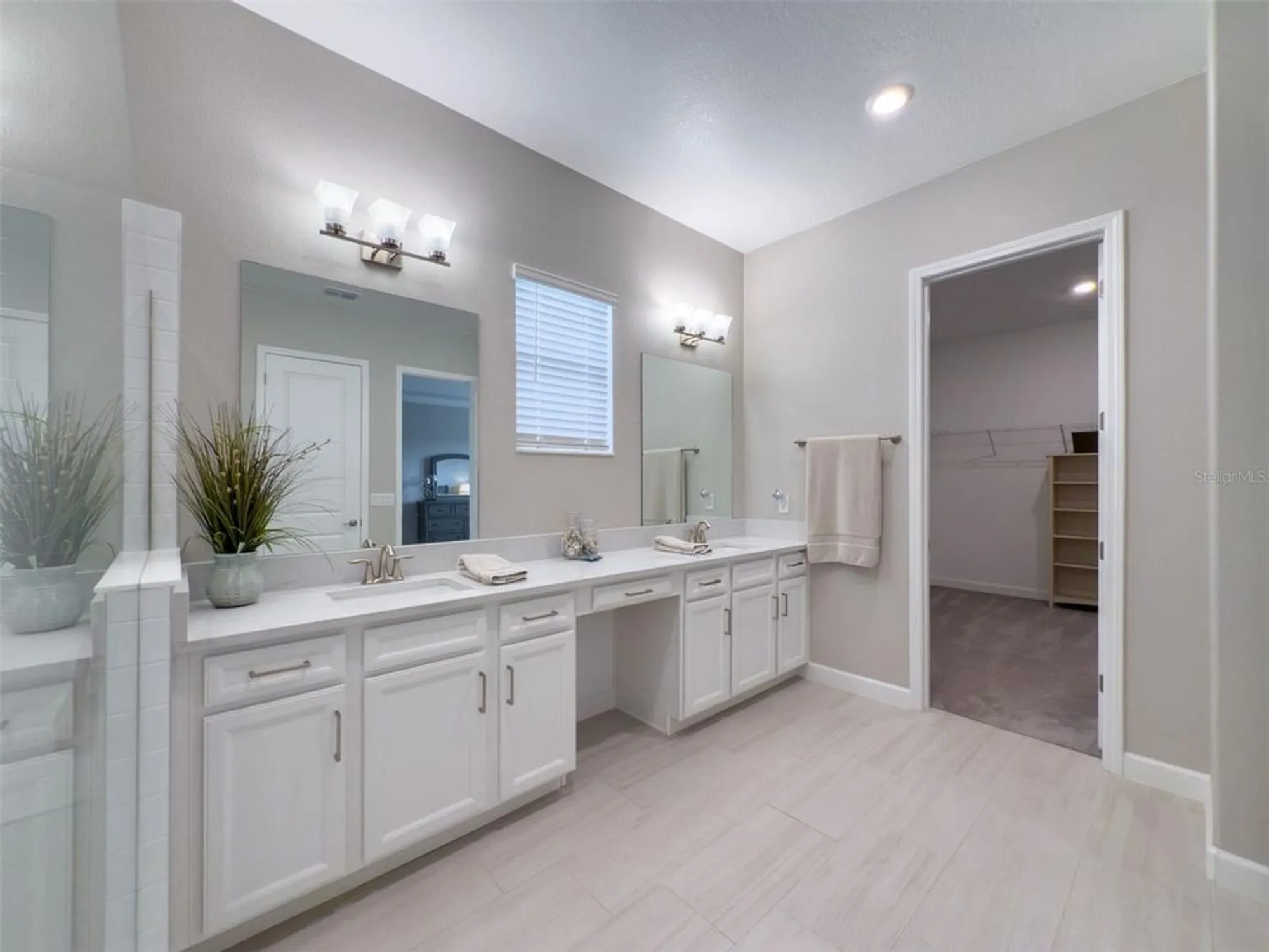 Property Slideshow image 28 of 80 | 5329 windy grove dr, Wimauma, FL, 33598