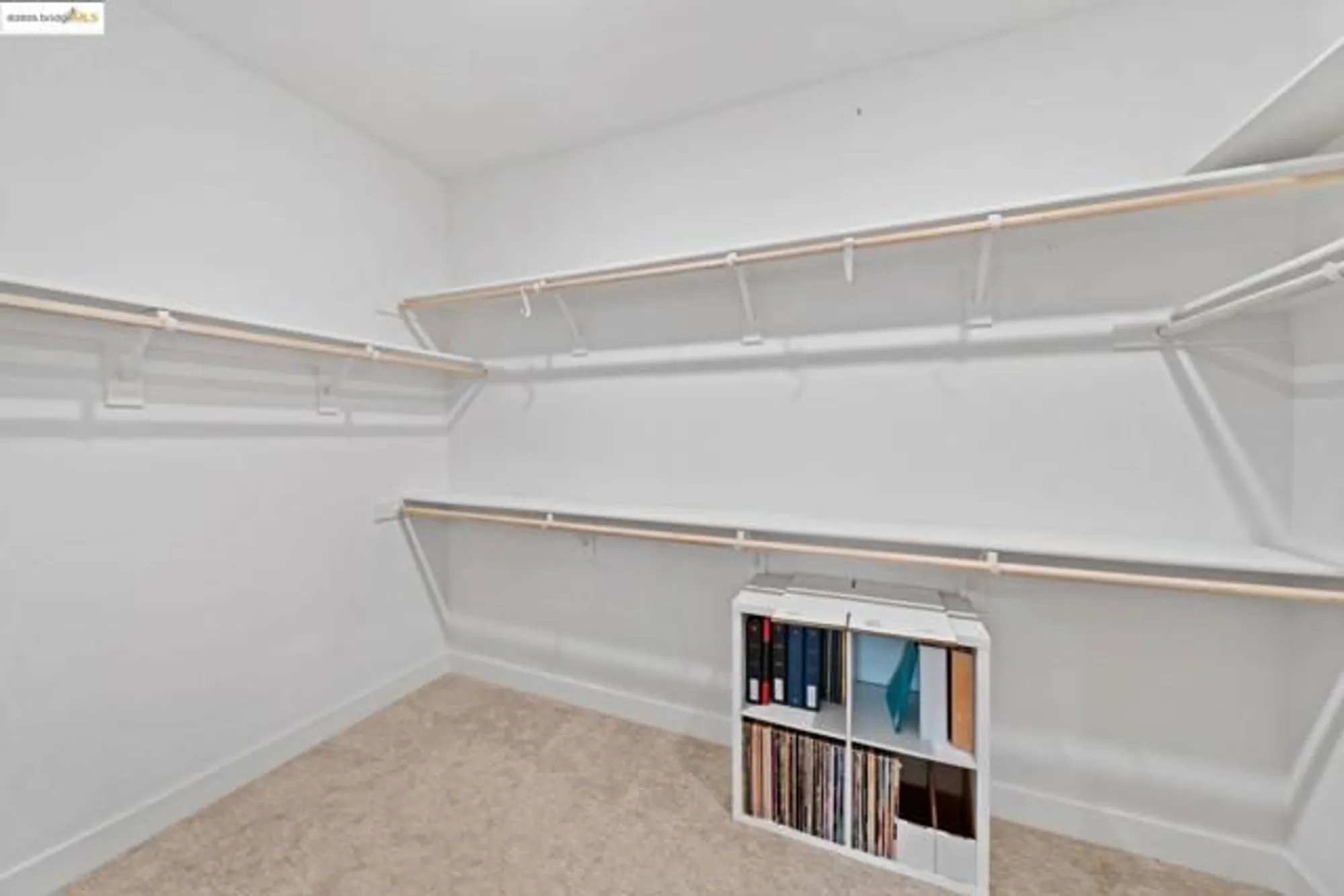 Property Slideshow image 10 of 22 | 1052 camborne dr, Manteca, CA, 95336