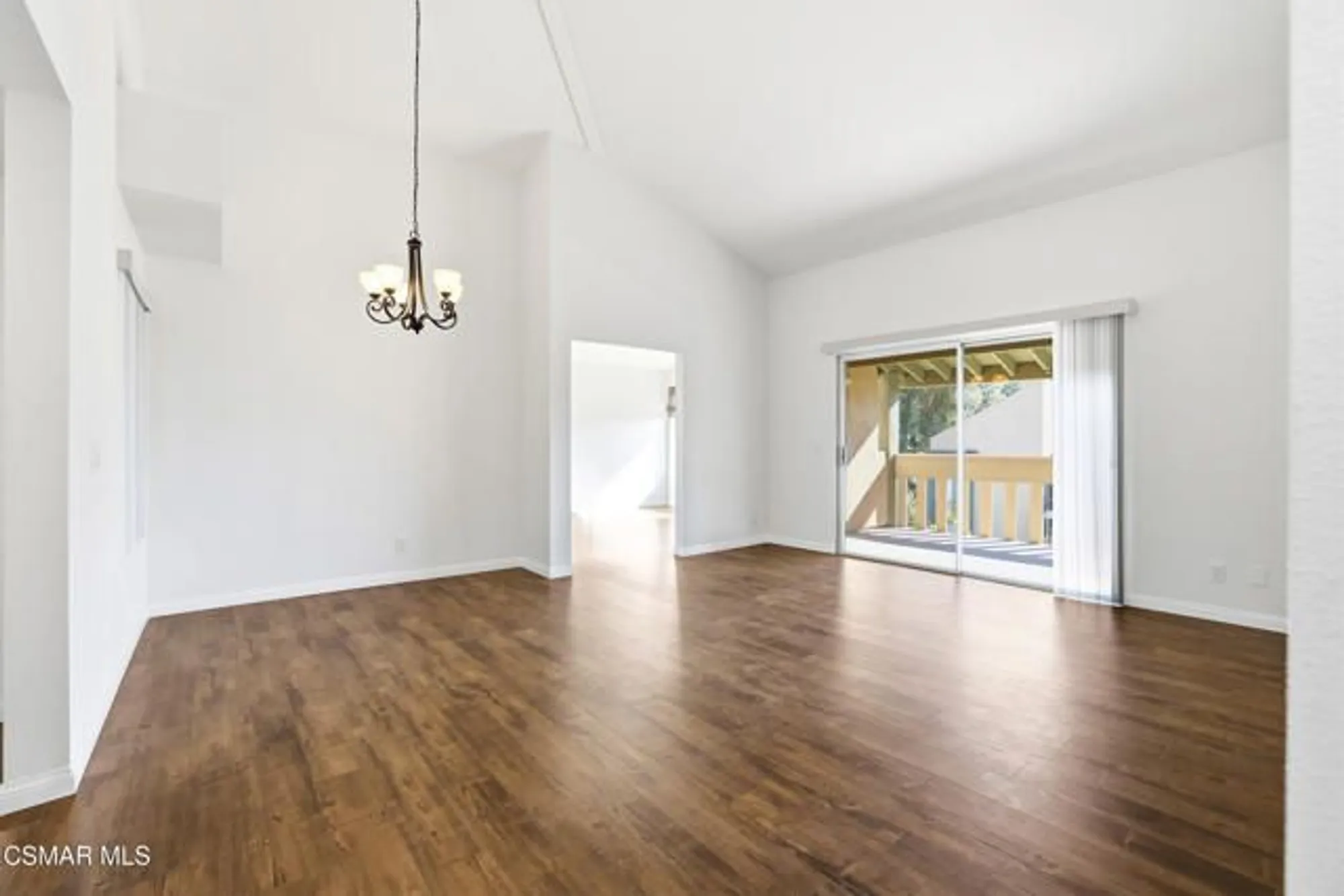 Property Slideshow image 4 of 30 | 245 oakleaf dr apt 205, Thousand Oaks, CA, 91360