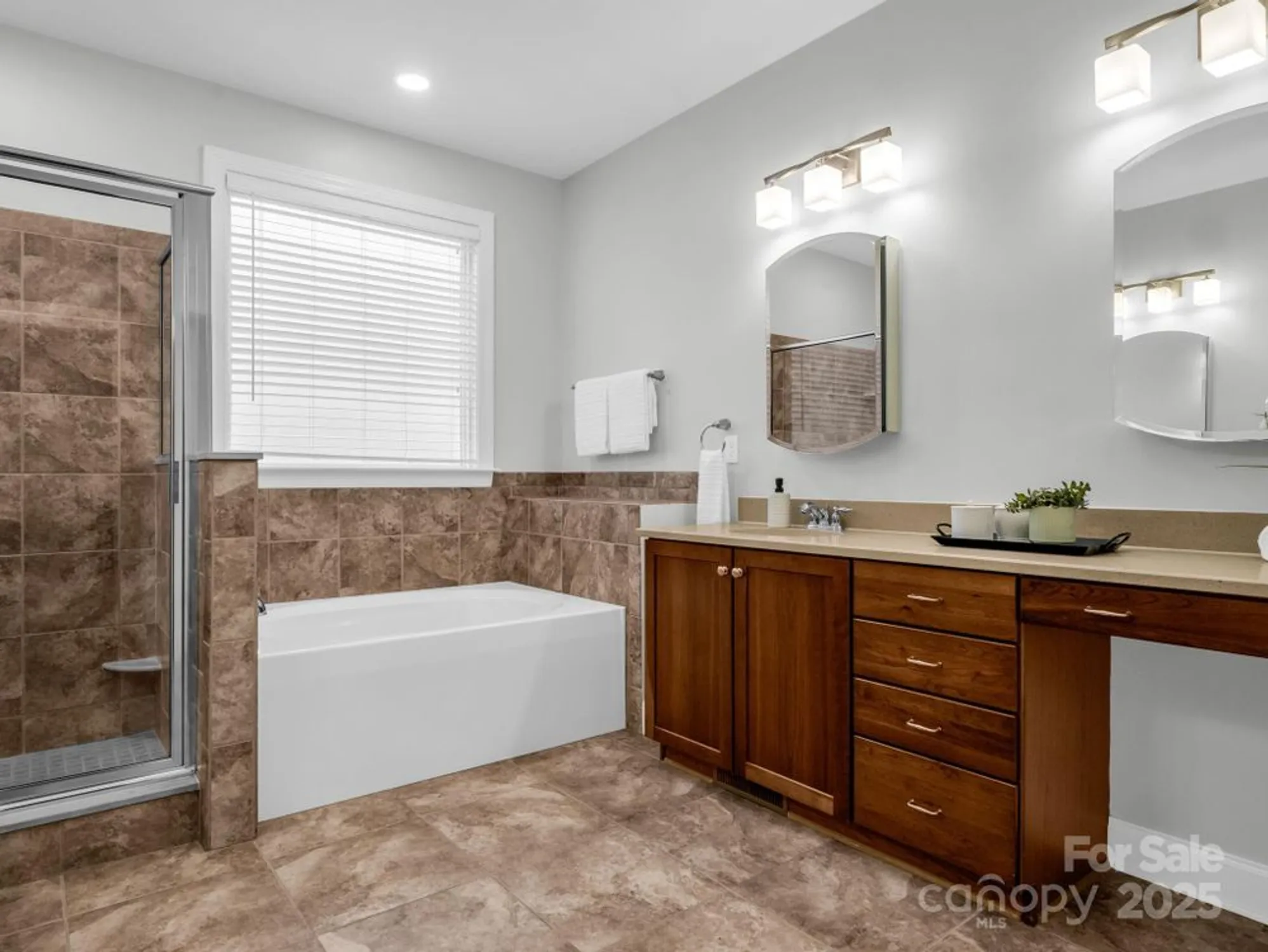 Property Slideshow image 18 of 39 | 16 larue ct, Biltmore Lake, NC, 28715