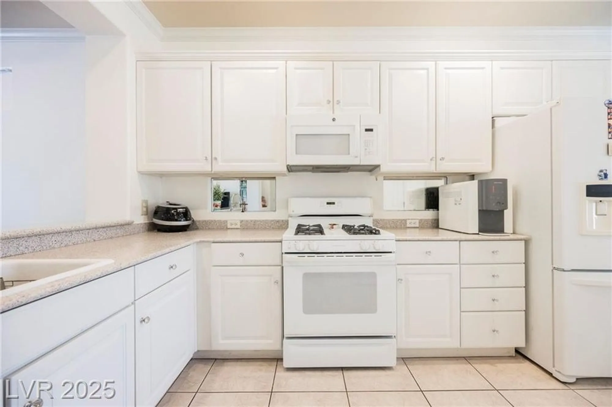 Property Slideshow image 5 of 50 | 1818 eagle mesa ave, Henderson, NV, 89012