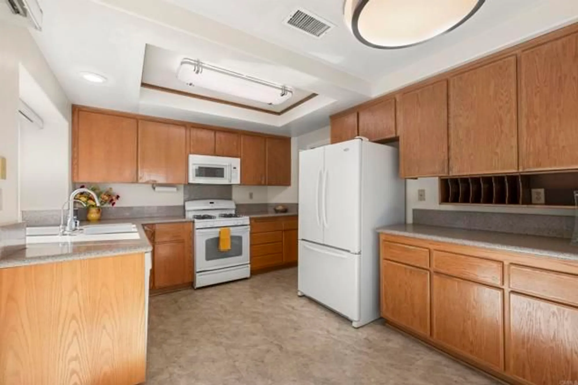 Property Slideshow image 16 of 51 | 4125 arcadia way, Oceanside, CA, 92056