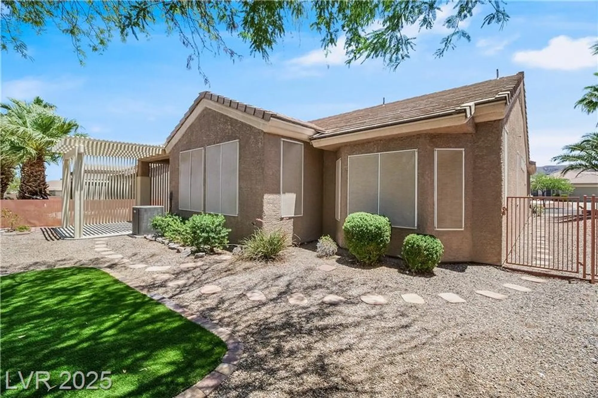 Property Slideshow image 16 of 46 | 2118 high mesa dr, Henderson, NV, 89012