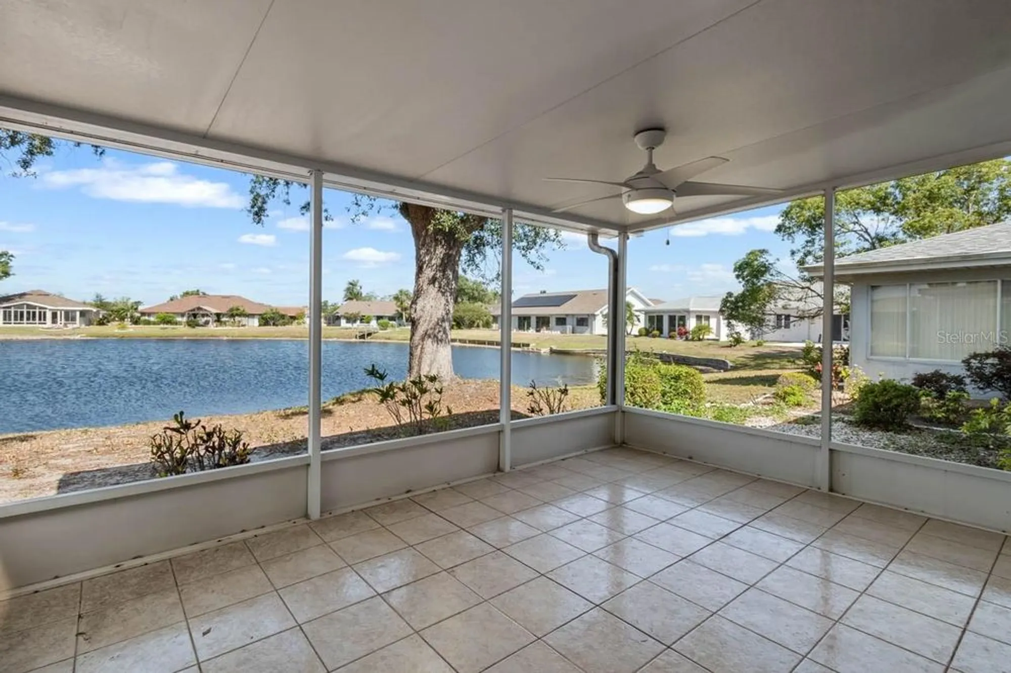 Property Slideshow image 26 of 34 | 1002 strawpocket pl, Sun City Center, FL, 33573