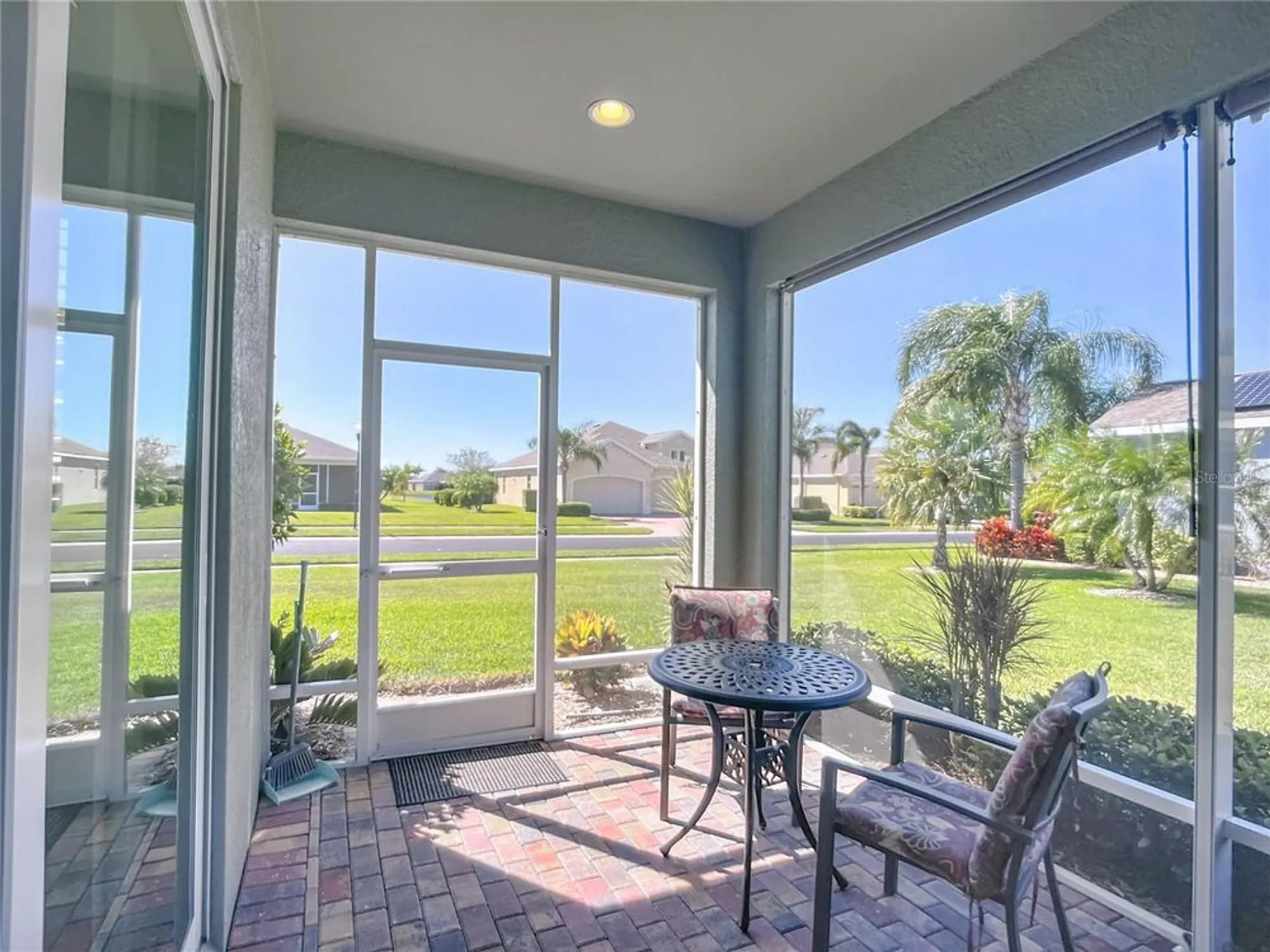 Property Slideshow image 28 of 43 | 689 chipper dr, Sun City Center, FL, 33573