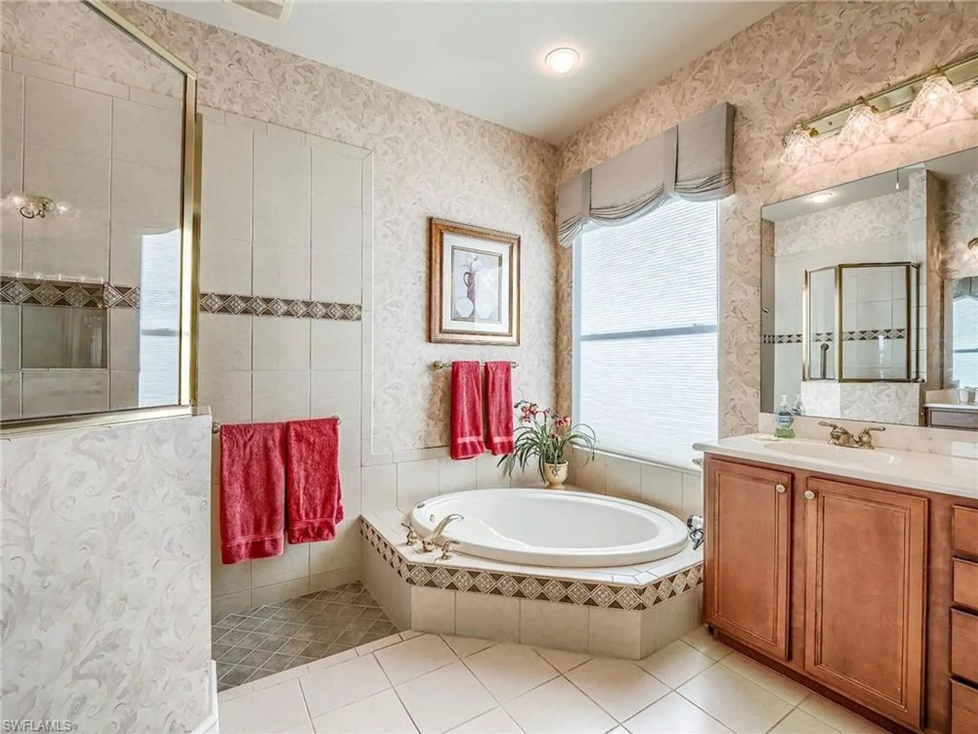 Property Slideshow image 34 of 49 | 3430 shady bnd, Fort Myers, FL, 33905