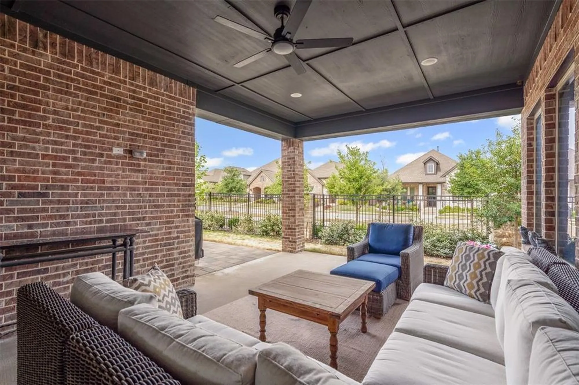 Property Slideshow image 18 of 27 | 4801 park view pl, Arlington, TX, 76005