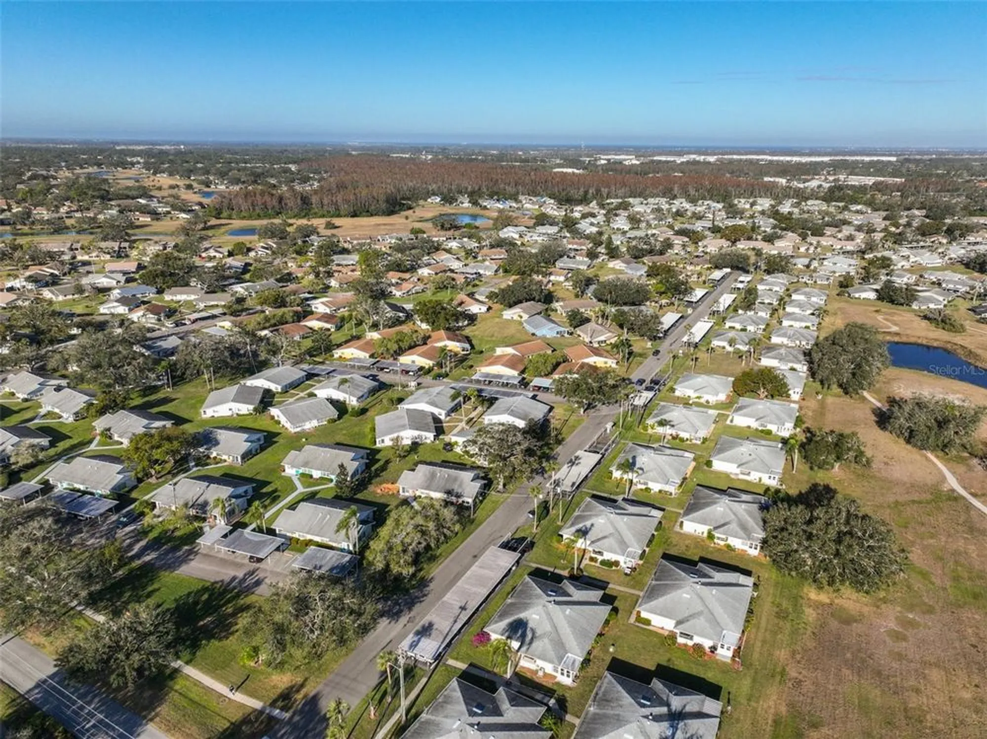Property Slideshow image 32 of 50 | 1901 canterbury ln 19, Sun City Center, FL, 33573