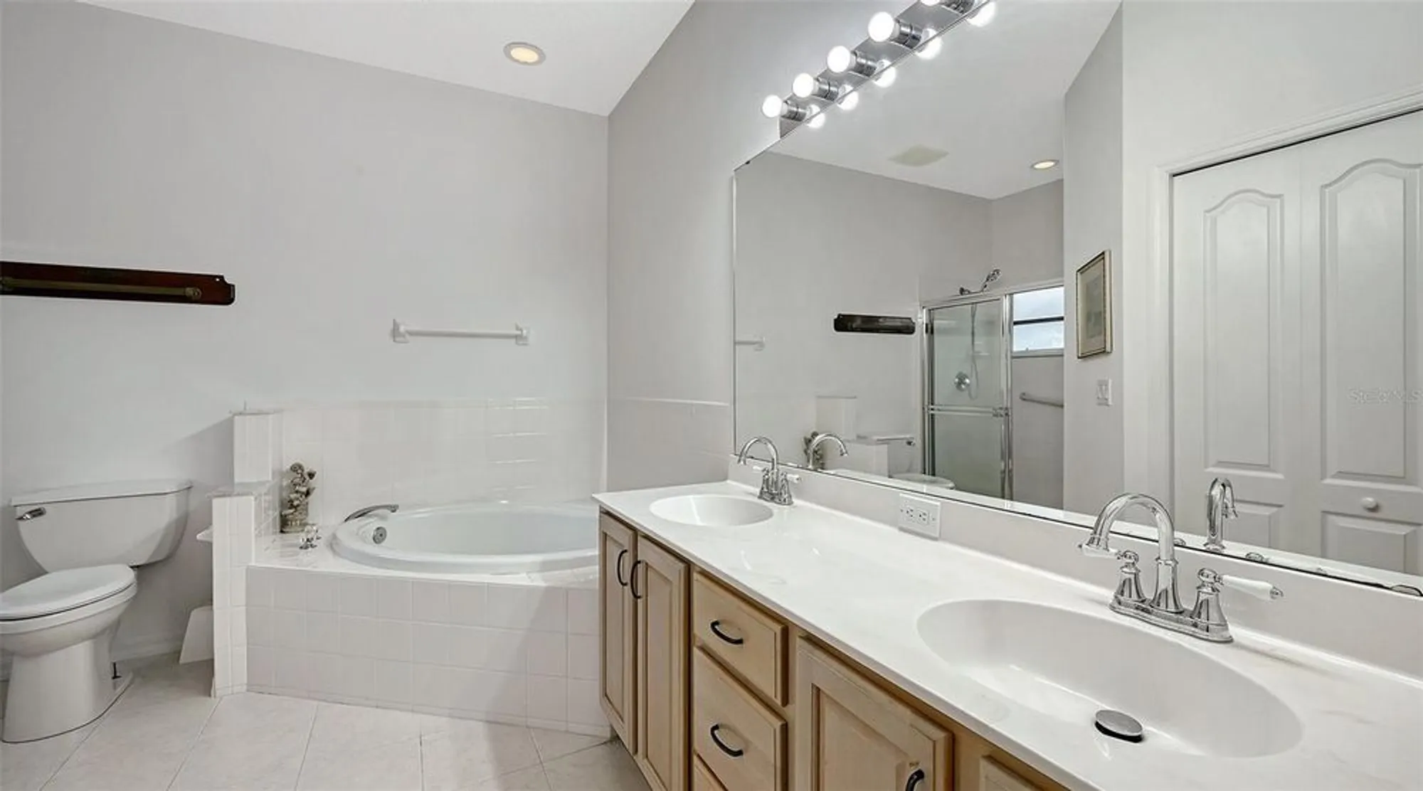 Property Slideshow image 22 of 58 | 6734 w country club ln, Sarasota, FL, 34243