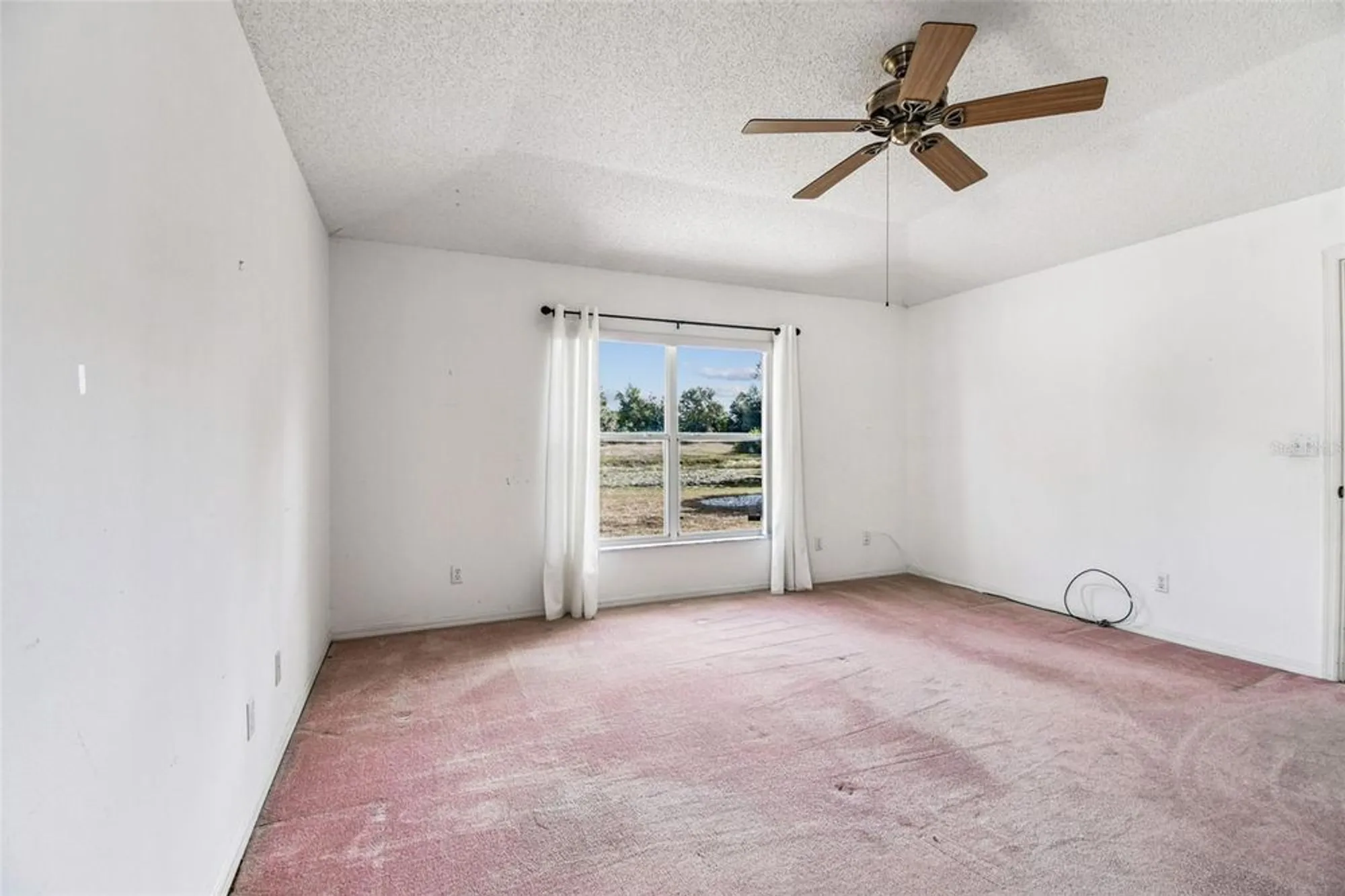 Property Slideshow image 21 of 39 | 2305 e del webb blvd, Sun City Center, FL, 33573