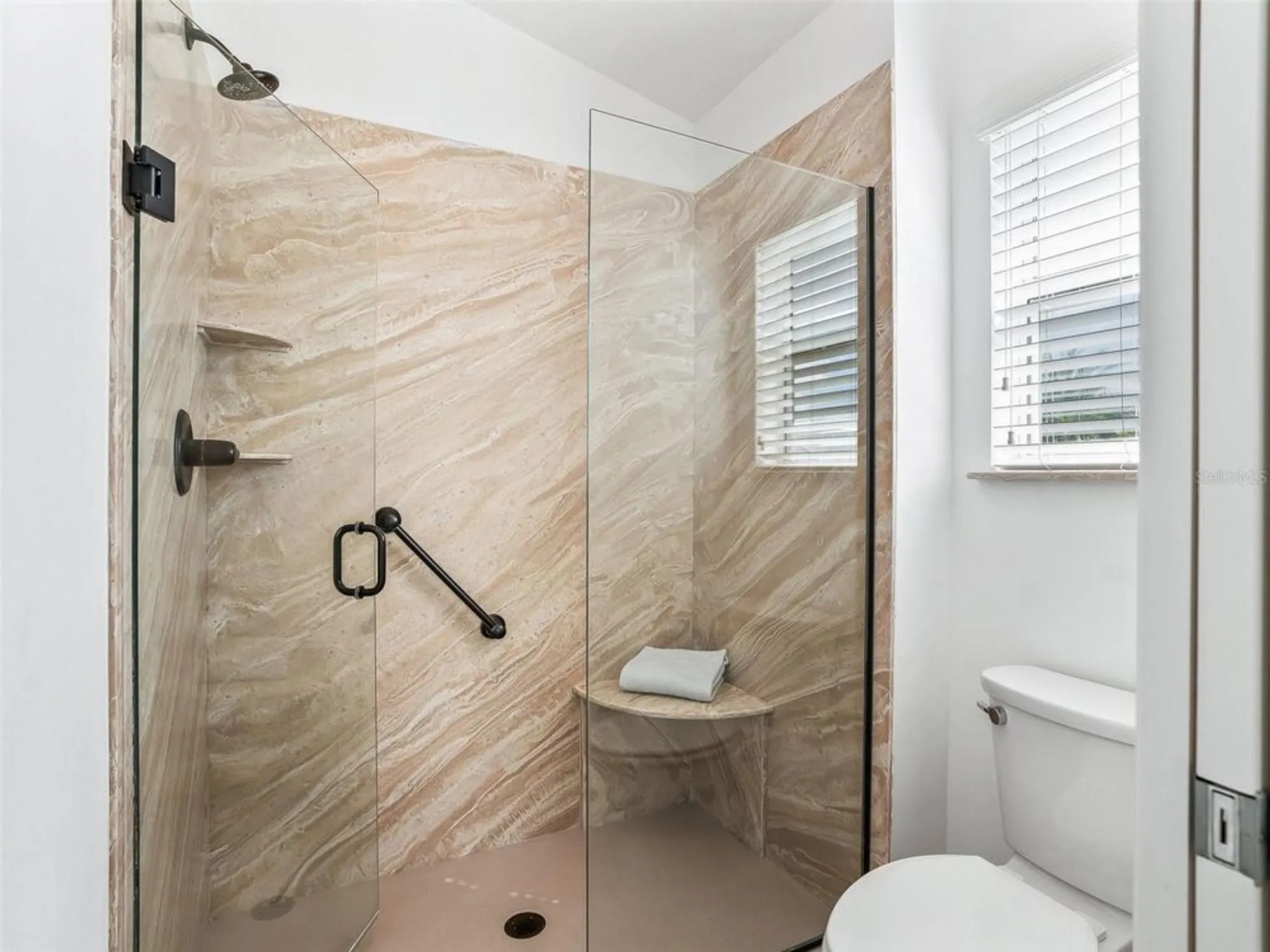 Property Slideshow image 19 of 42 | 2046 dalecroft trl, The Villages, FL, 32162