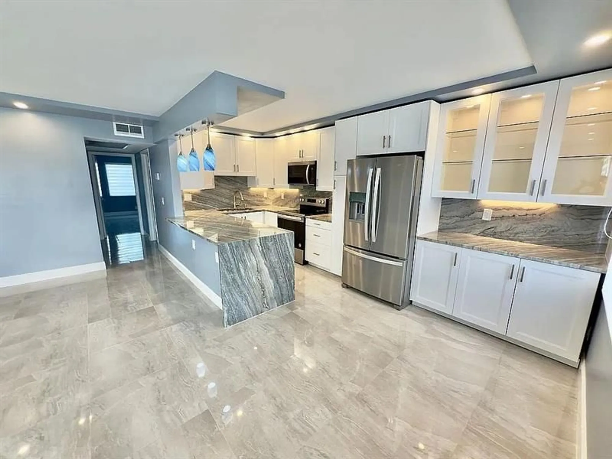 Property Slideshow image 8 of 43 | 3021 guildford b b, Boca Raton, FL, 33434